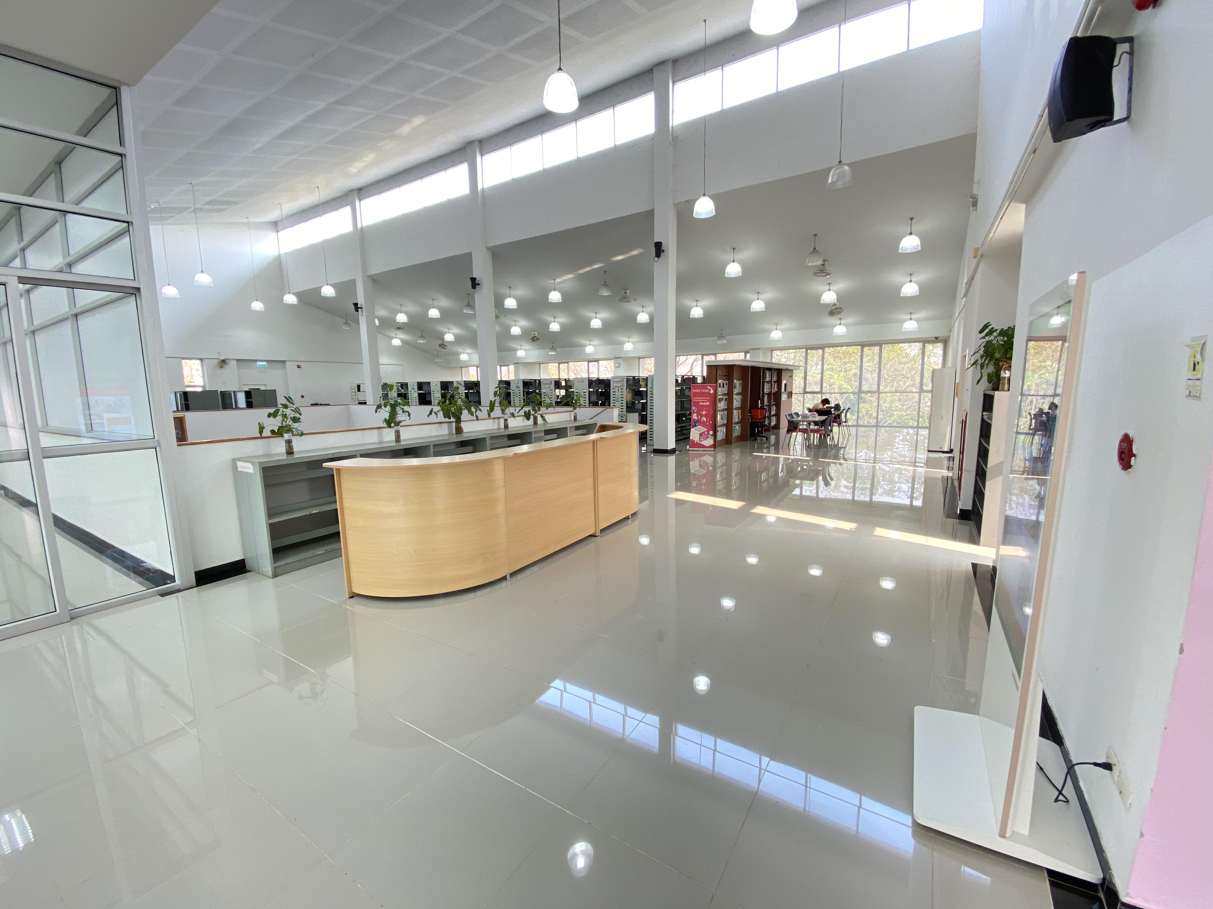 7. สำนักวิทยบริการและเทคโนโลยีสารสนเทศ ชั้น 4