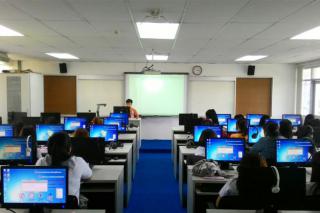 3. อาคารศูนย์ภาษาและคอมพิวเตอร์ (ศูนย์ภาษา)