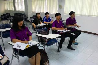 4. อาคารศูนย์ภาษาและคอมพิวเตอร์ (ศูนย์ภาษา)