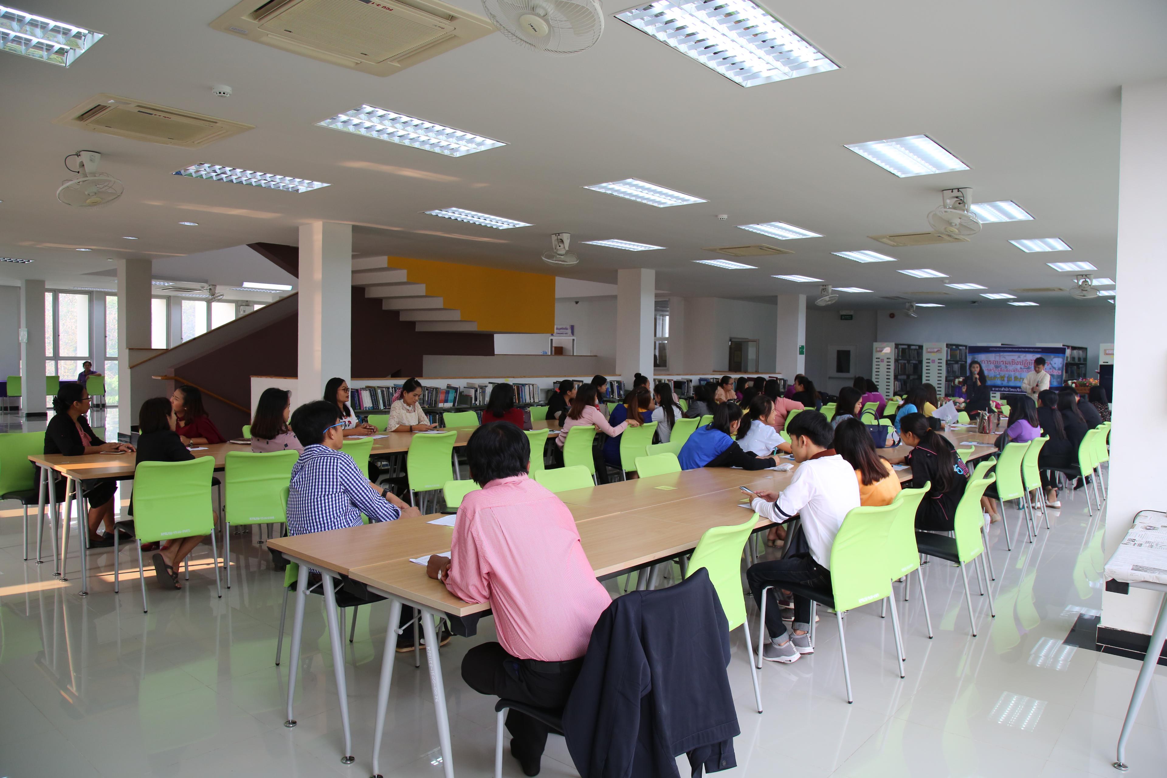 2. อบรมเชิงปฏิบัติการ เรื่อง การสร้างสื่อส่งเสริมการอ่านในโรงเรียน 16 มีนาคม 2562