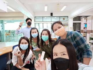 1. บุคลากรสำนักวิทยบริการและเทคโนโลยีสารสนเทศ ตรวจโควิด- 19 ด้วยวิธี Antigen Test Kit (ATK)