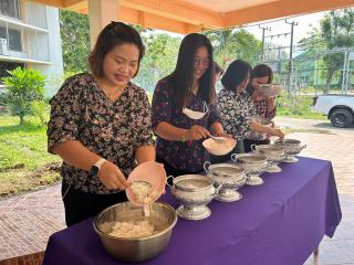 6. สรงน้ำพระพุทธรูป “รดน้ำดำหัว ผู้อาวุโส” ประจำปี 2566