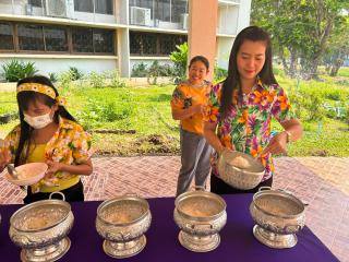 15. สรงน้ำพระพุทธรูป “รดน้ำดำหัว ผู้อาวุโส” ประจำปี 2566