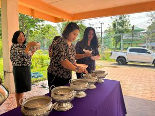 25. สรงน้ำพระพุทธรูป “รดน้ำดำหัว ผู้อาวุโส” ประจำปี 2566