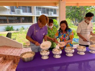 104. สรงน้ำพระพุทธรูป “รดน้ำดำหัว ผู้อาวุโส” ประจำปี 2566