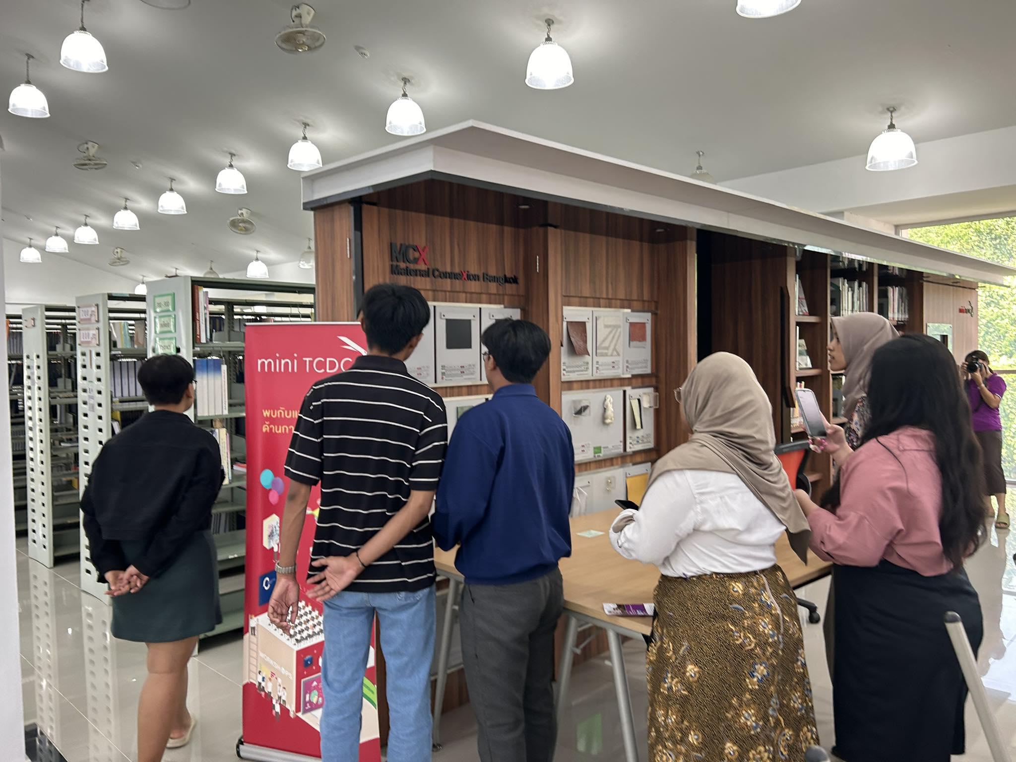 2. นักศึกษาแลกเปลี่ยนจาก Universitas Negeri Surabaya ประเทศอินโดนีเซีย เยี่ยมชมสำนักวิทยบริการและเทคโนโลยีสารสนเทศ มหาวิทยาลัยราชภัฏกำแพงเพชร