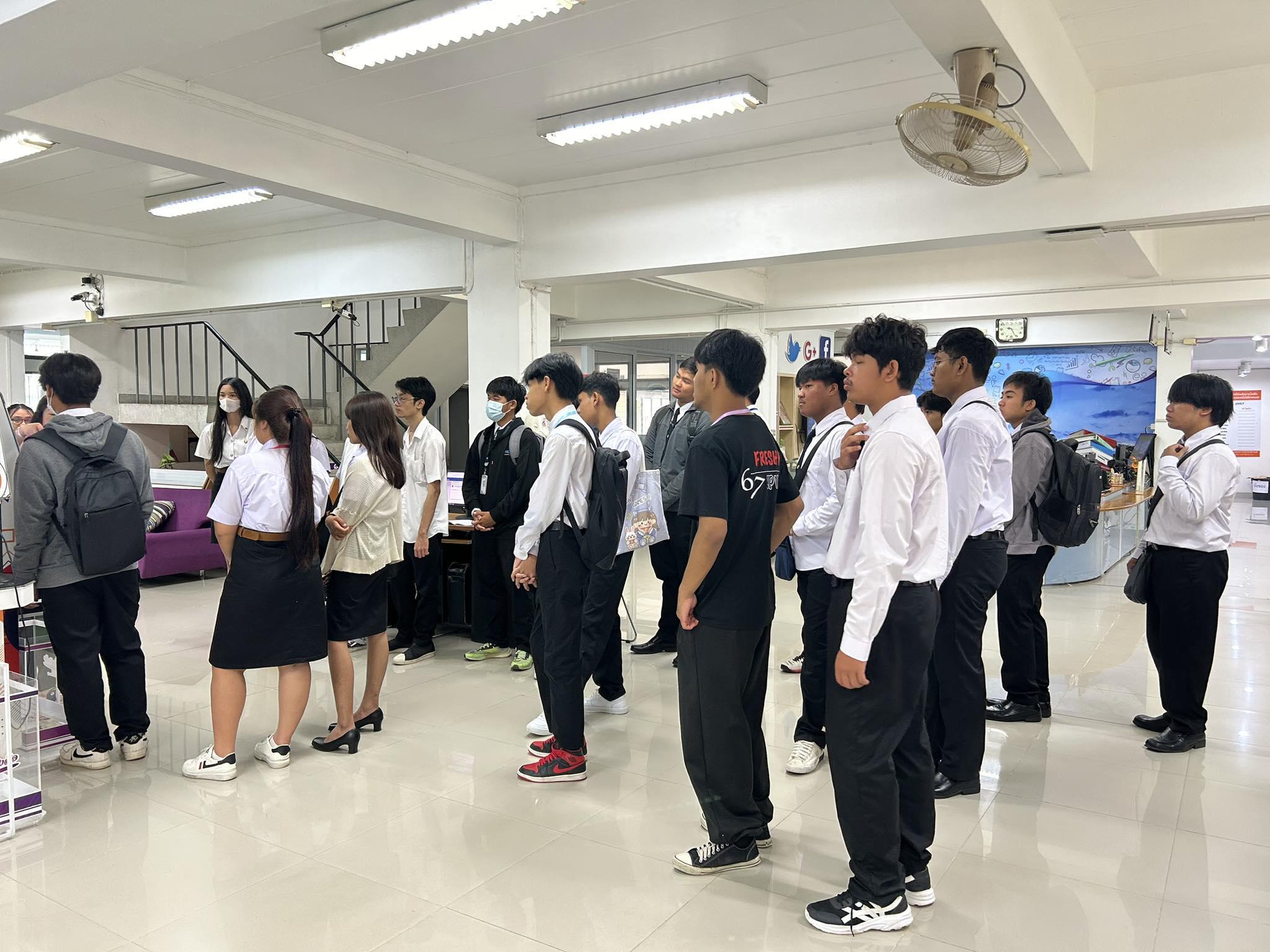 4. วันที่ 25 มิถุนายน 2567 แนะนำบริการสำนักวิทยบริการฯ / อบรมการใช้ฐานข้อมูล