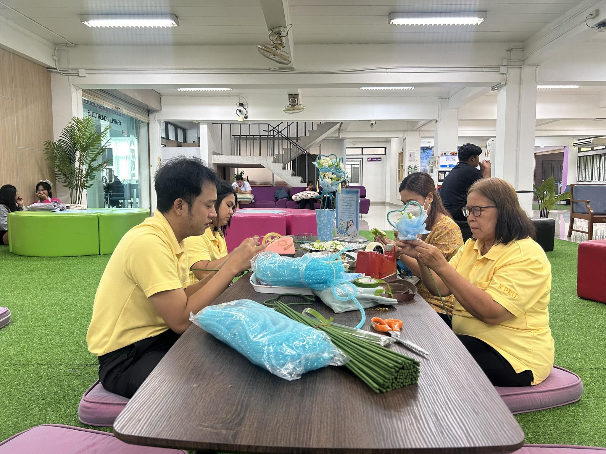 1. โครงการบริการวิชาการและส่งเสริมการใช้แหล่งเรียนรู้ กิจกรรมประดิษฐ์คฑาดอกมะลิ