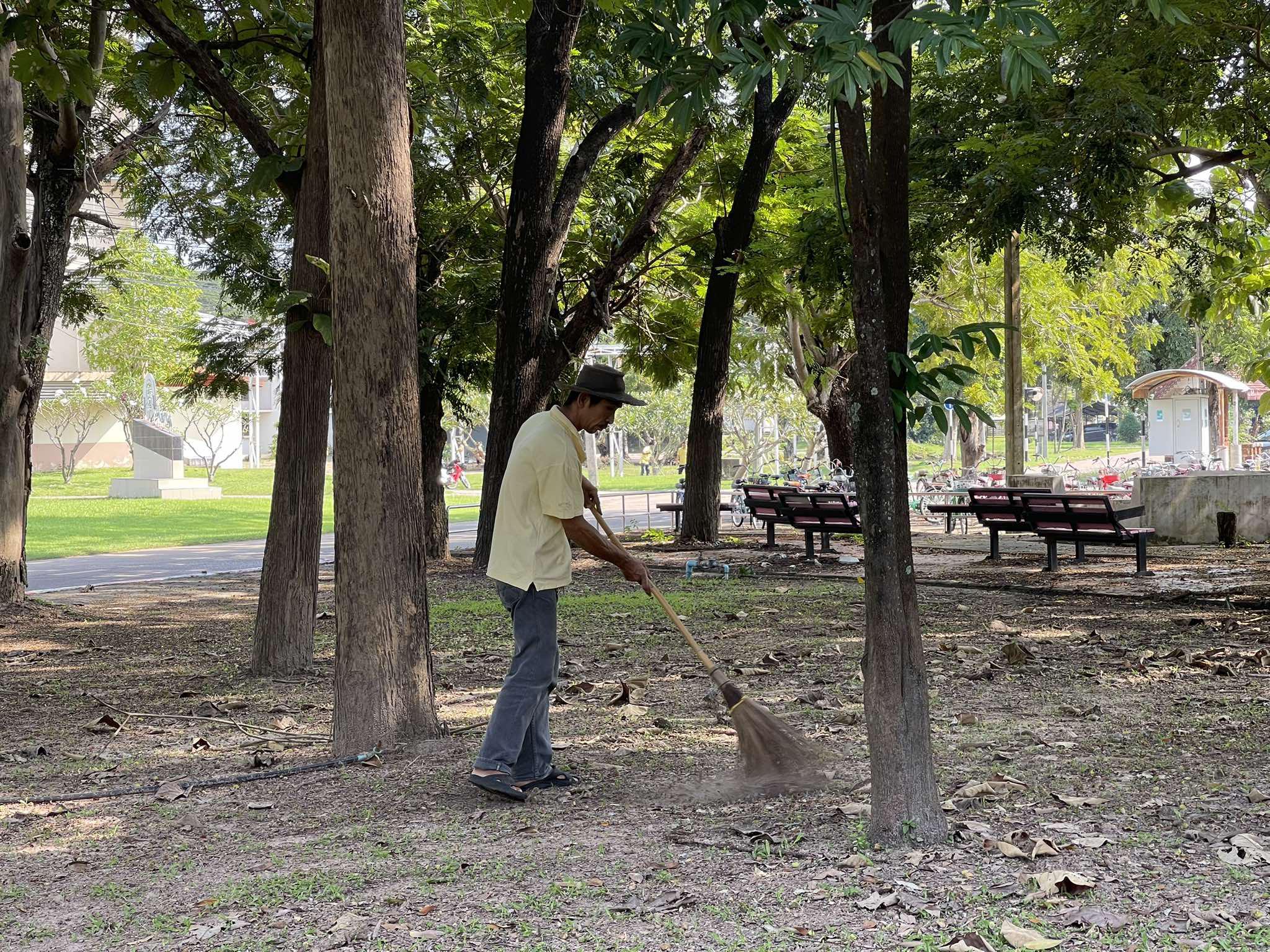 37. กิจกรรม Big Cleaning Day เนื่องในวันคล้ายวันสวรรคต พระบรมชนกาธิเบศร มหาภูมิพลอดุลยเดชมหาราช บรมนาถบพิตร ประจำปี 2567