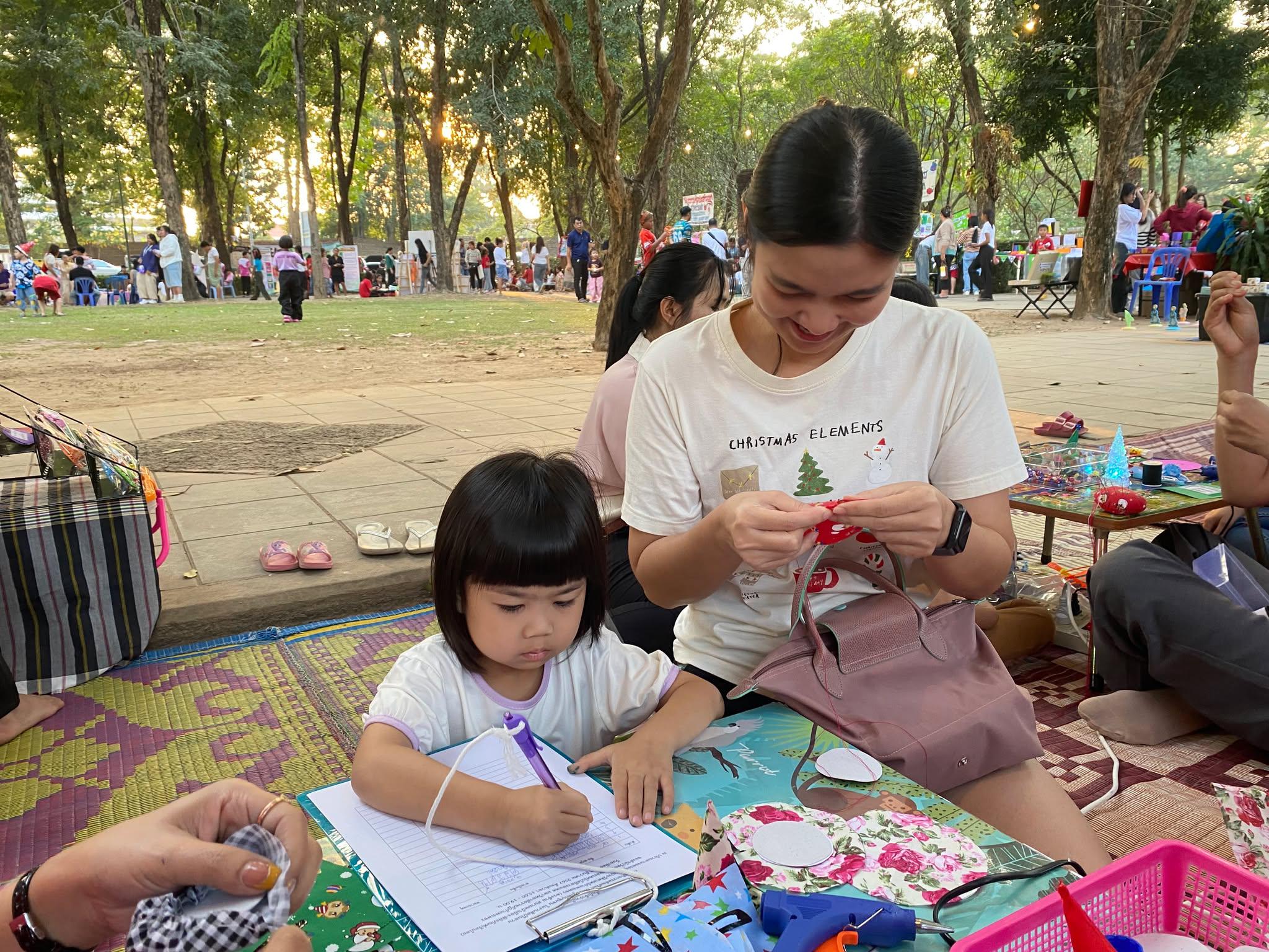 3. วันที่ 22 ธันวาคม 2567 กิจกรรมส่งเสริมการเรียนรู้ให้กับชุมชน ในงานศิลป์ในสวน