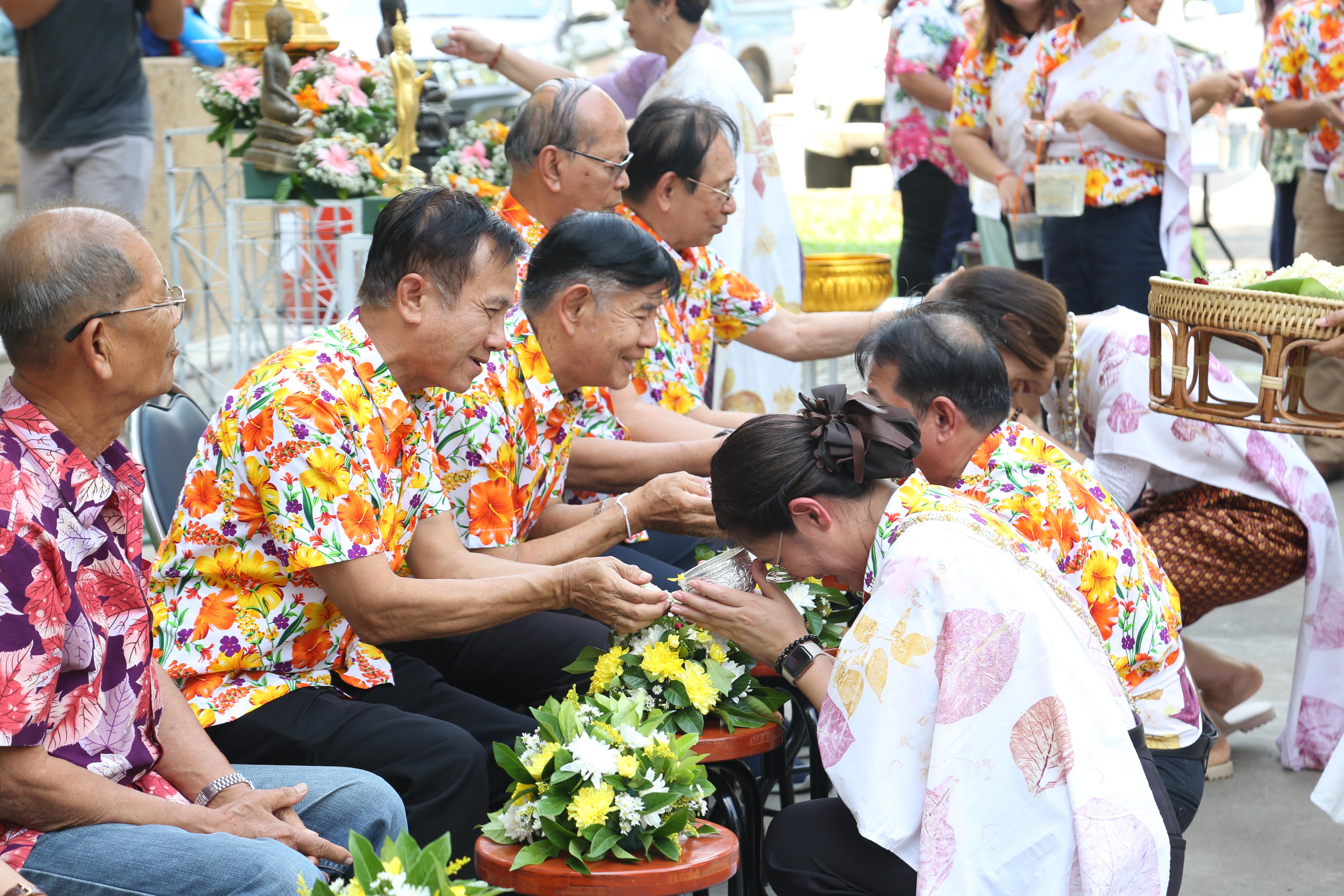 62. กิจกรรม KPRU สวมผ้าไทย ห่มสไบ ใส่โจงสงกรานต์ สืบสานประเพณี ประจำปี 2568 ในวันที่ 30 เมษายน 2568