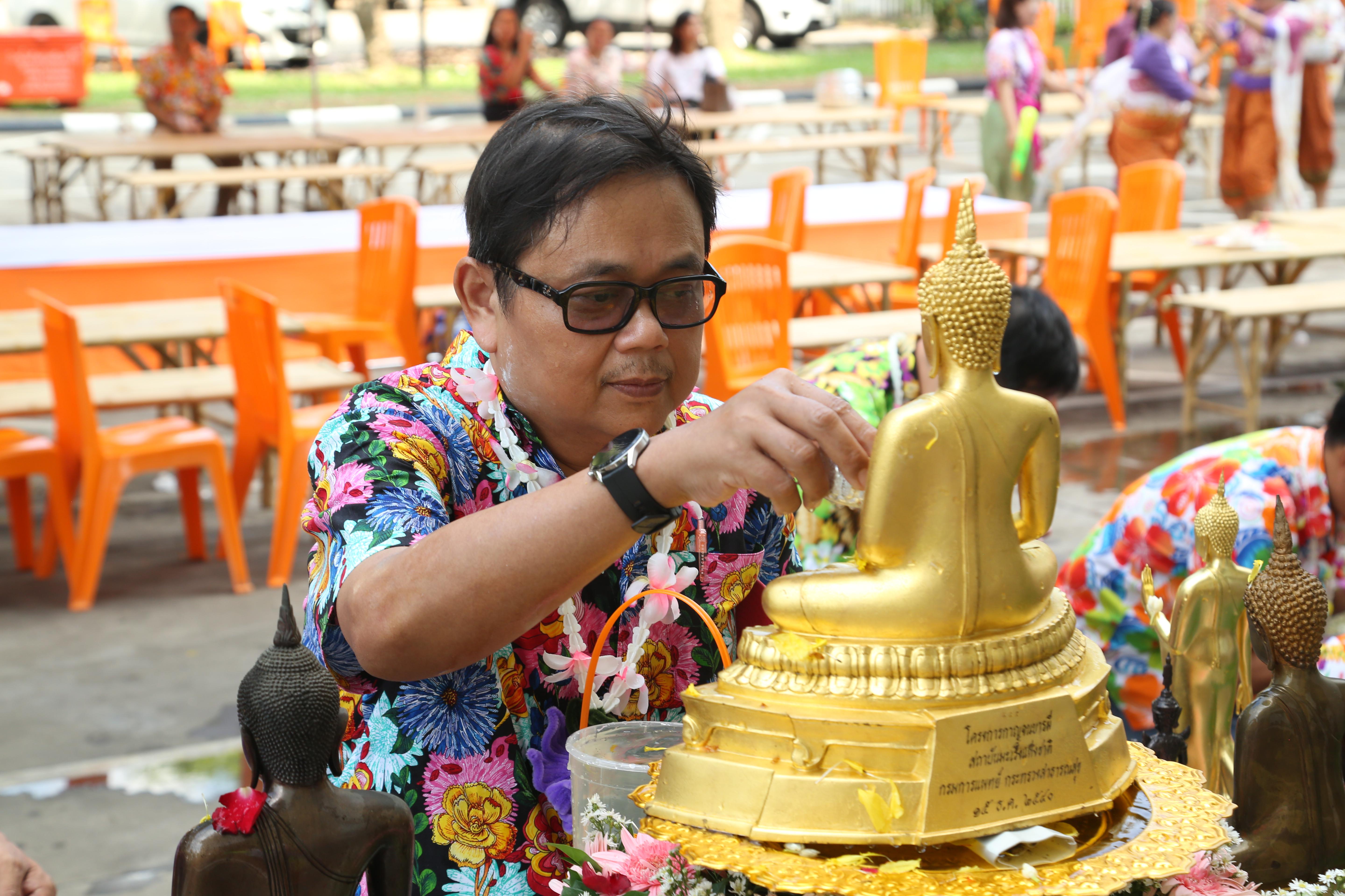 131. กิจกรรม KPRU สวมผ้าไทย ห่มสไบ ใส่โจงสงกรานต์ สืบสานประเพณี ประจำปี 2568 ในวันที่ 30 เมษายน 2568