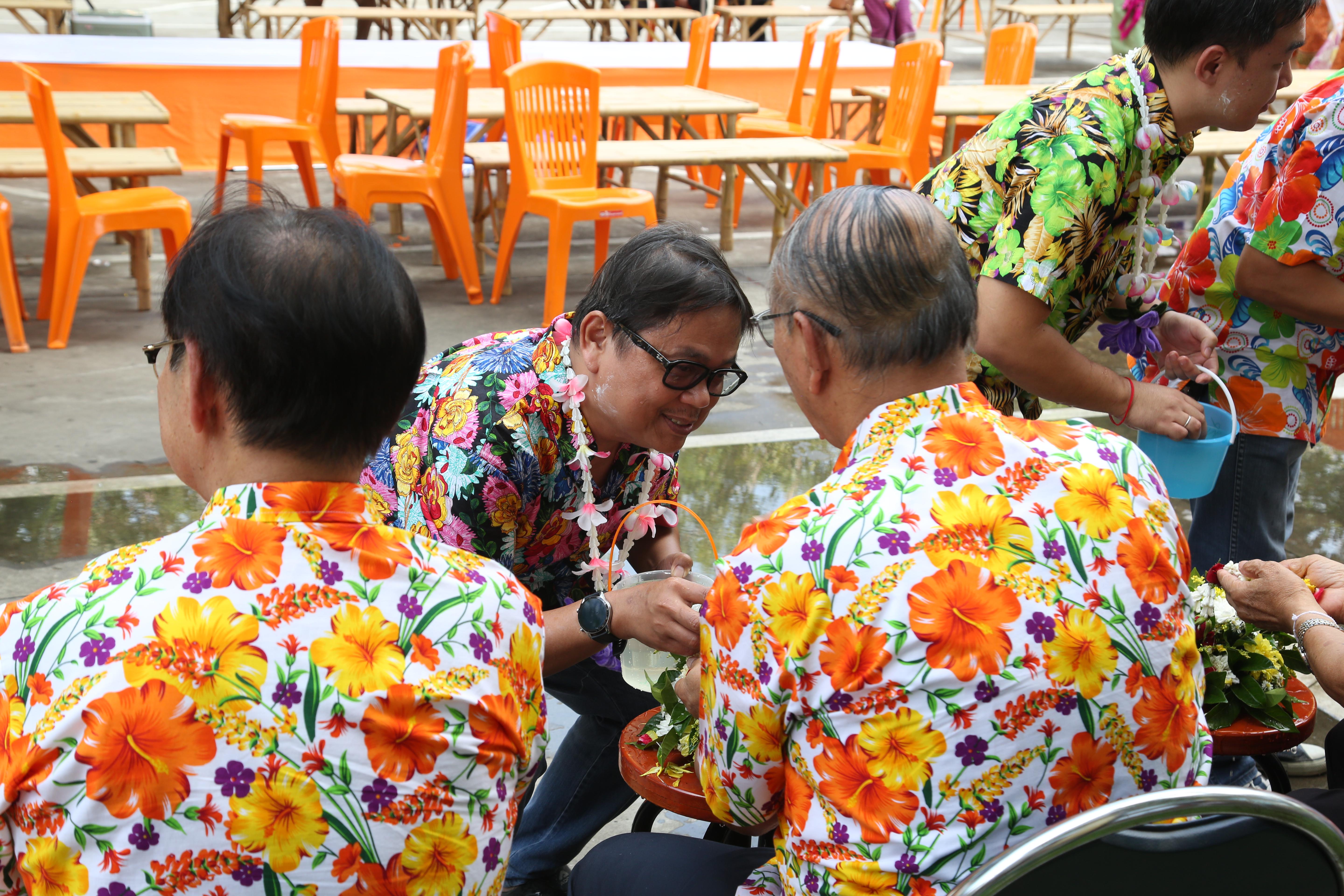 141. กิจกรรม KPRU สวมผ้าไทย ห่มสไบ ใส่โจงสงกรานต์ สืบสานประเพณี ประจำปี 2568 ในวันที่ 30 เมษายน 2568