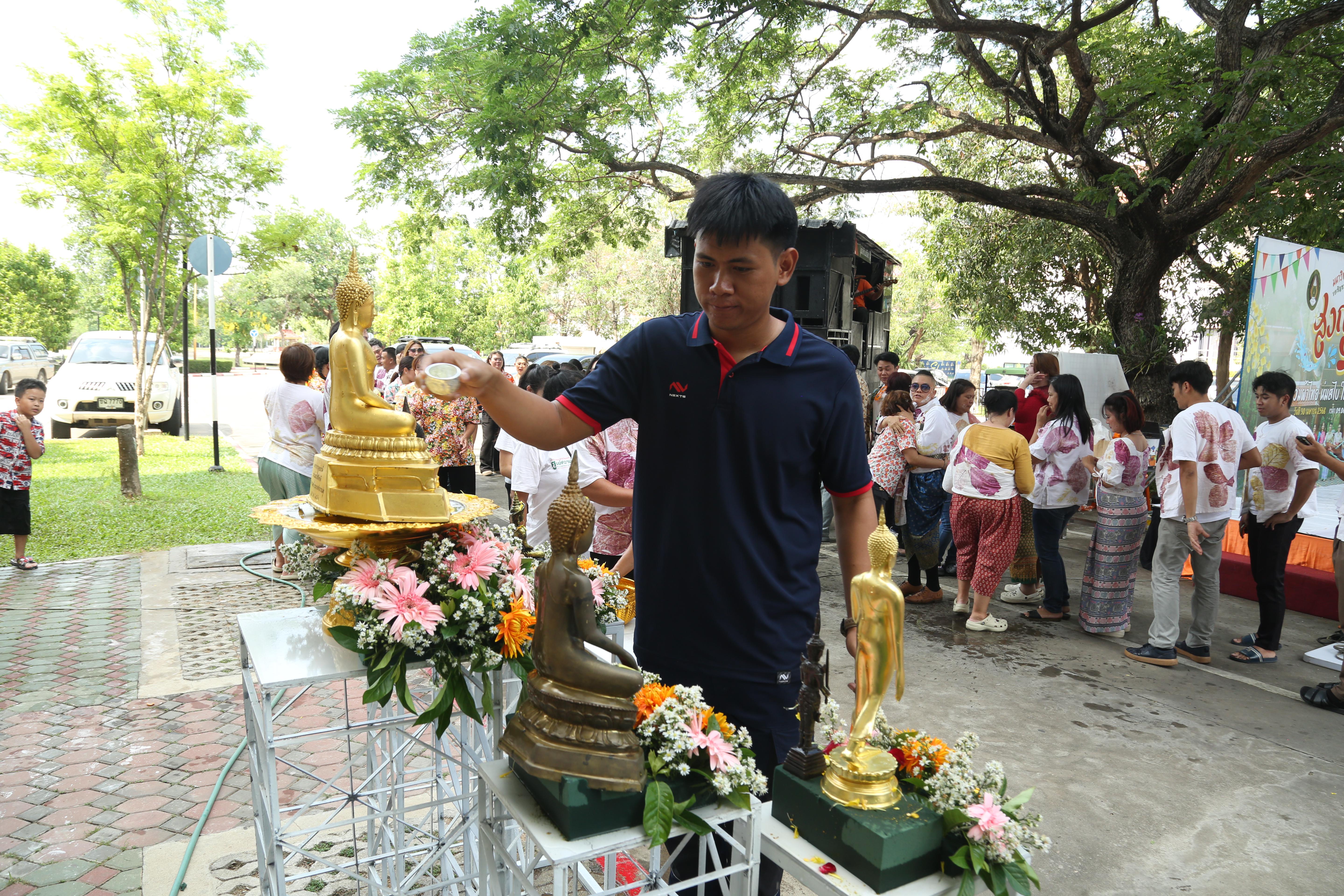 149. กิจกรรม KPRU สวมผ้าไทย ห่มสไบ ใส่โจงสงกรานต์ สืบสานประเพณี ประจำปี 2568 ในวันที่ 30 เมษายน 2568