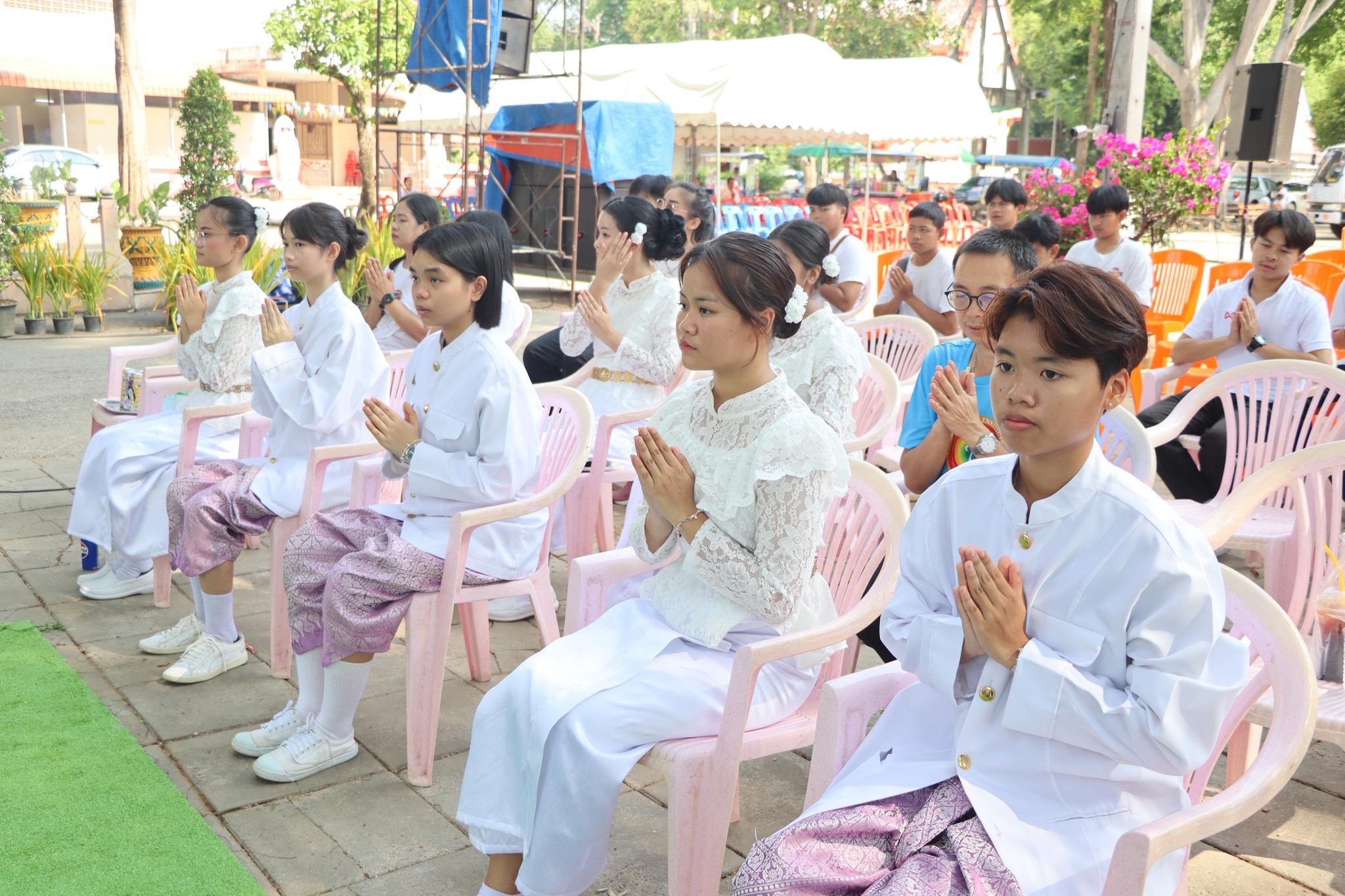 16. วันที่ 10 พฤษภาคม 2568 บุคลากรสำนักวิทยบริการและเทคโนโลยีสารสนเทศ มหาวิทยาลัยราชภัฏกำแพงเพชร ร่วมพิธีกวนข้าวทิพย์ (ข้าวมธุปายาส) ถวายเป็นพุทธบูชา
