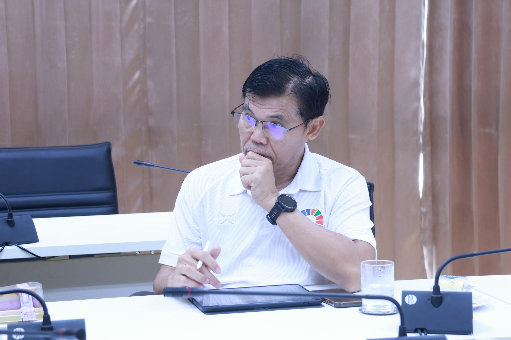 13. ผู้บริหารสำนักวิทยบริการและเทคโนโลยีสารสนเทศ รับมอบนโยบาย ผู้บริหารมหาวิทยาลัยราชภัฏกำแพงเพชร