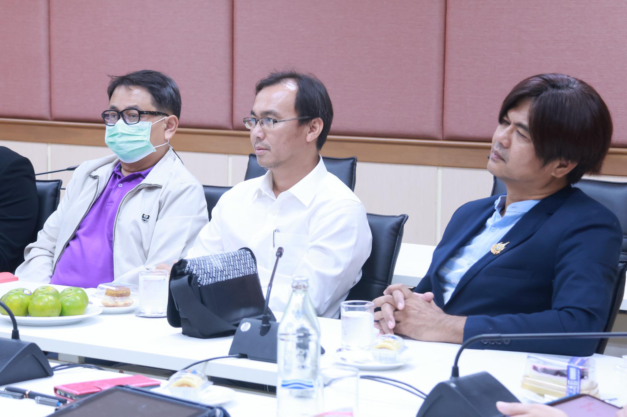 16. ผู้บริหารสำนักวิทยบริการและเทคโนโลยีสารสนเทศ รับมอบนโยบาย ผู้บริหารมหาวิทยาลัยราชภัฏกำแพงเพชร