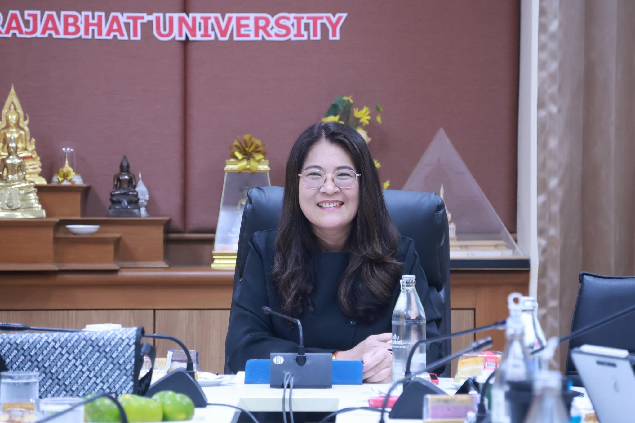 18. ผู้บริหารสำนักวิทยบริการและเทคโนโลยีสารสนเทศ รับมอบนโยบาย ผู้บริหารมหาวิทยาลัยราชภัฏกำแพงเพชร