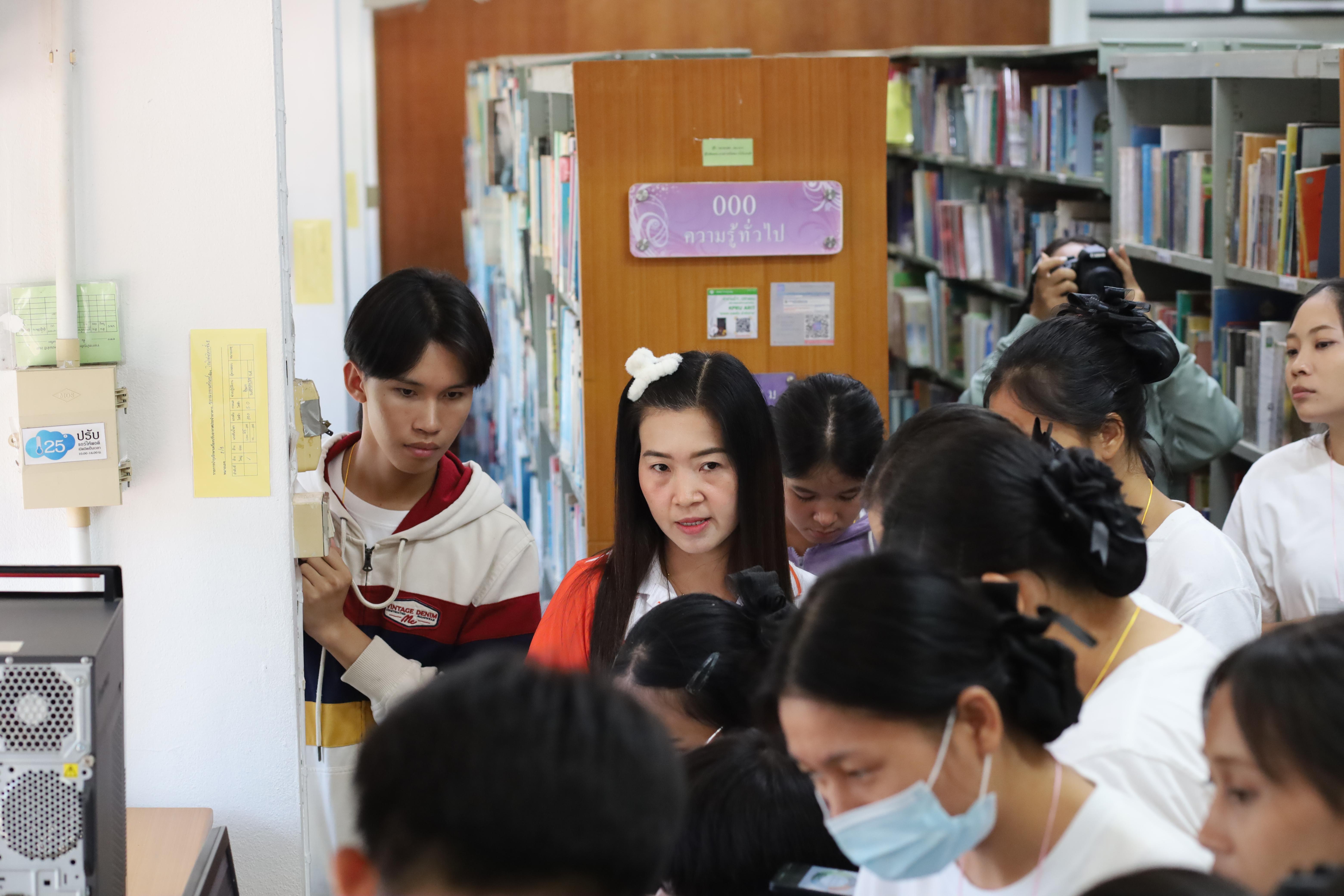 10. กิจกรรมต้อนรับนักศึกษาชั้นปีที่ 1 คณะพยาบาลศาสตร์ เยี่ยมชมสำนักวิทยบริการและเทคโนโลยีสารสนเทศ
