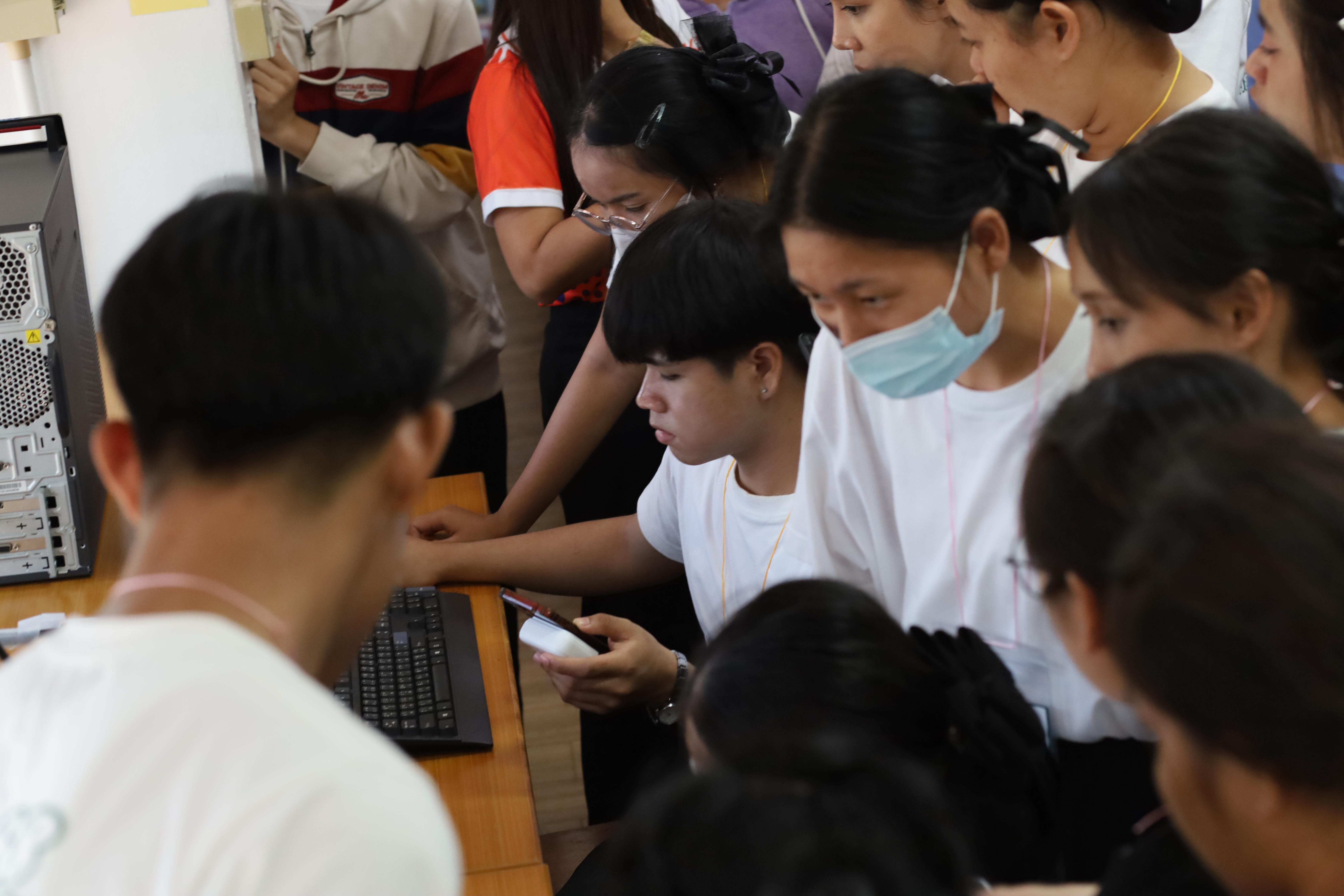12. กิจกรรมต้อนรับนักศึกษาชั้นปีที่ 1 คณะพยาบาลศาสตร์ เยี่ยมชมสำนักวิทยบริการและเทคโนโลยีสารสนเทศ