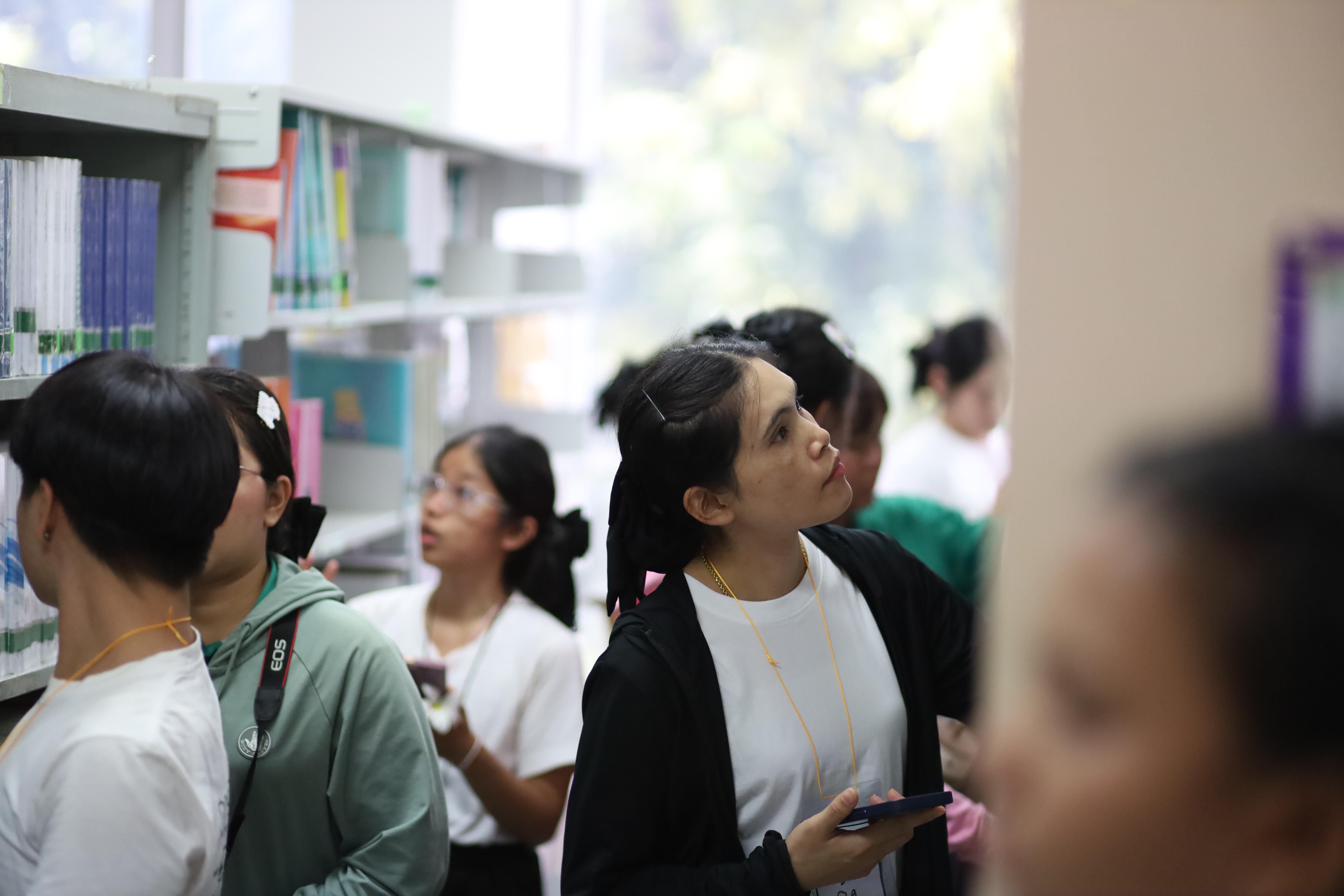 24. กิจกรรมต้อนรับนักศึกษาชั้นปีที่ 1 คณะพยาบาลศาสตร์ เยี่ยมชมสำนักวิทยบริการและเทคโนโลยีสารสนเทศ