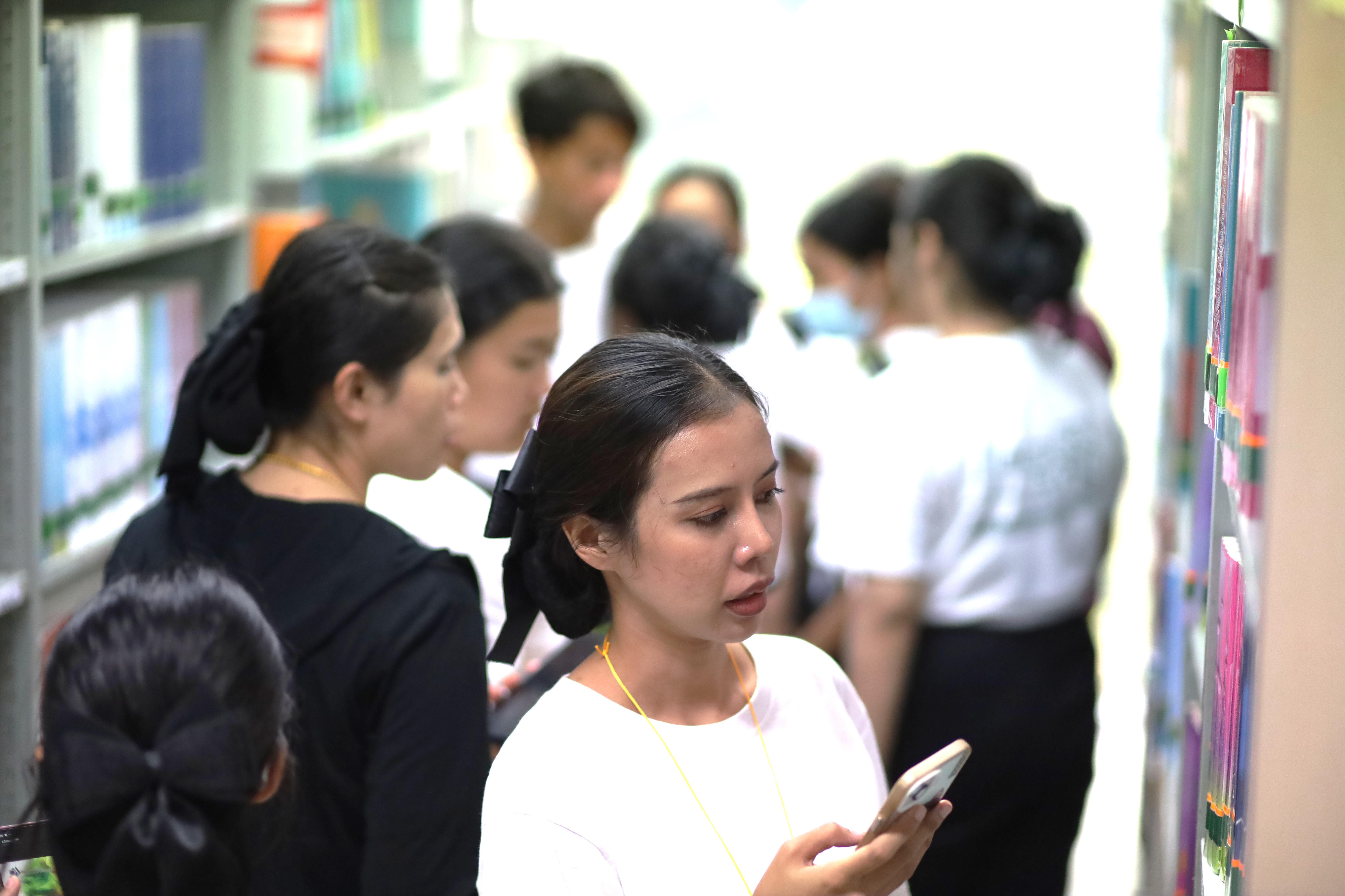 27. กิจกรรมต้อนรับนักศึกษาชั้นปีที่ 1 คณะพยาบาลศาสตร์ เยี่ยมชมสำนักวิทยบริการและเทคโนโลยีสารสนเทศ