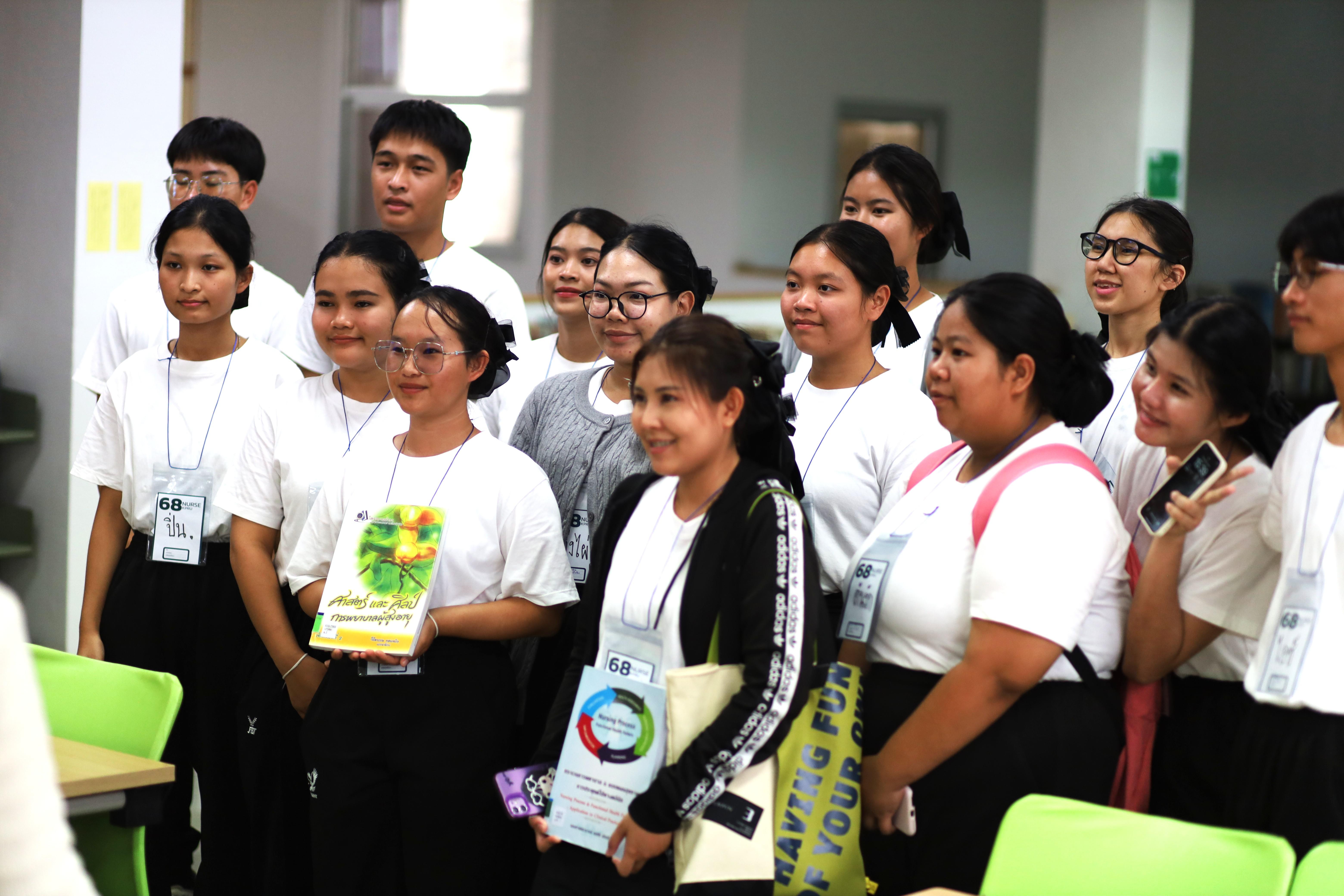 60. กิจกรรมต้อนรับนักศึกษาชั้นปีที่ 1 คณะพยาบาลศาสตร์ เยี่ยมชมสำนักวิทยบริการและเทคโนโลยีสารสนเทศ