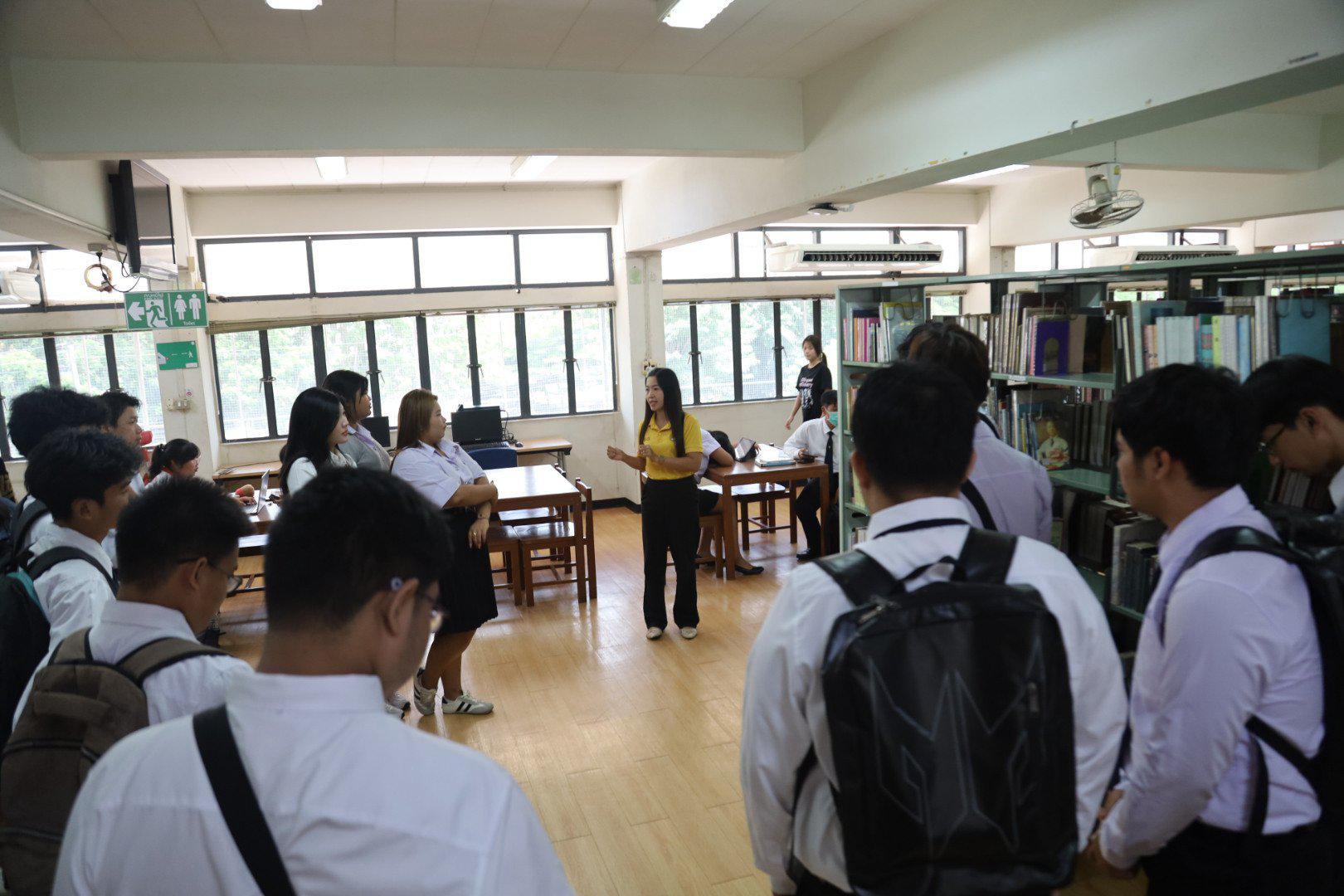 4. กิจกรรมต้อนรับนักศึกษาวิทยาการคอมพิวเตอร์ คณะวิทยาศาสตร์และเทคโนโลยี เยี่ยมชมสำนักวิทยบริการและเทคโนโลยีสารสนเทศ