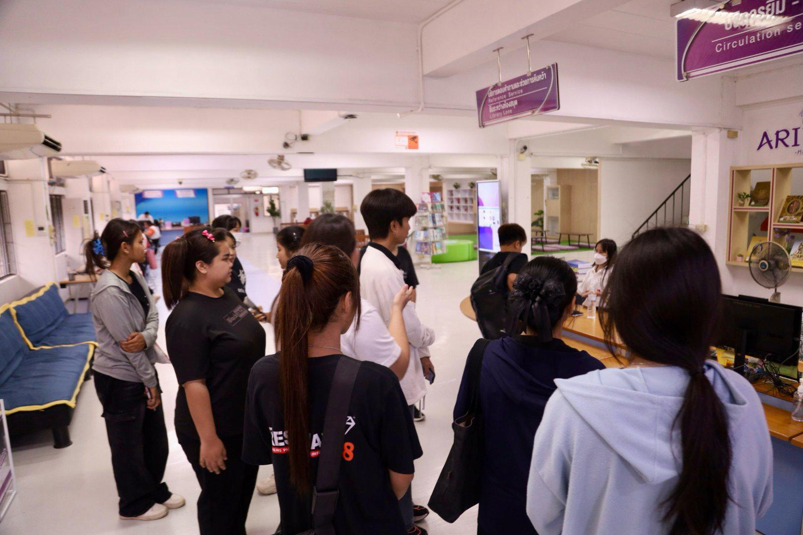 4. ต้อนรับนักศึกษาเยี่ยมชมสำนักวิทยบริการและเทคโนโลยีสารสนเทศ 6613204 สาขาวิชา นวัตกรรมและธุรกิจอาหาร