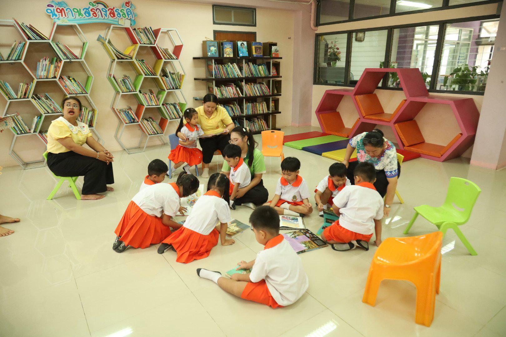 5. กิจกรรมทัวร์ "ห้องสมุด" นักเรียน ระดับชั้นอนุบาล 3 โรงเรียนอนุบาลราชภัฏกำแพงเพชร