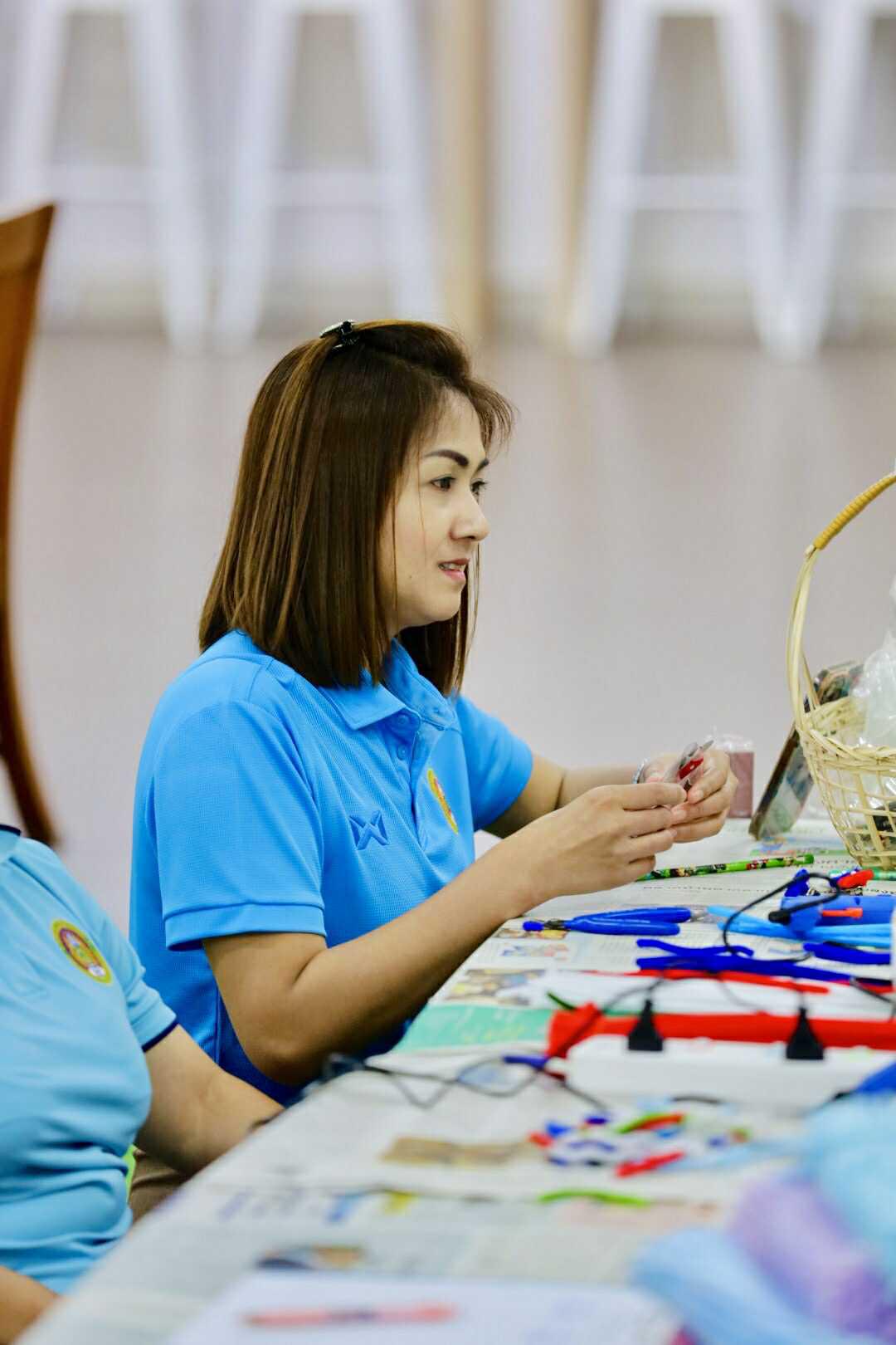 44. กิจกรรม DIY ประดิษฐ์พวงมาลัยดอกมะลิจากลวดกำมะหยี่เนื่องในวันแม่แห่งชาติ