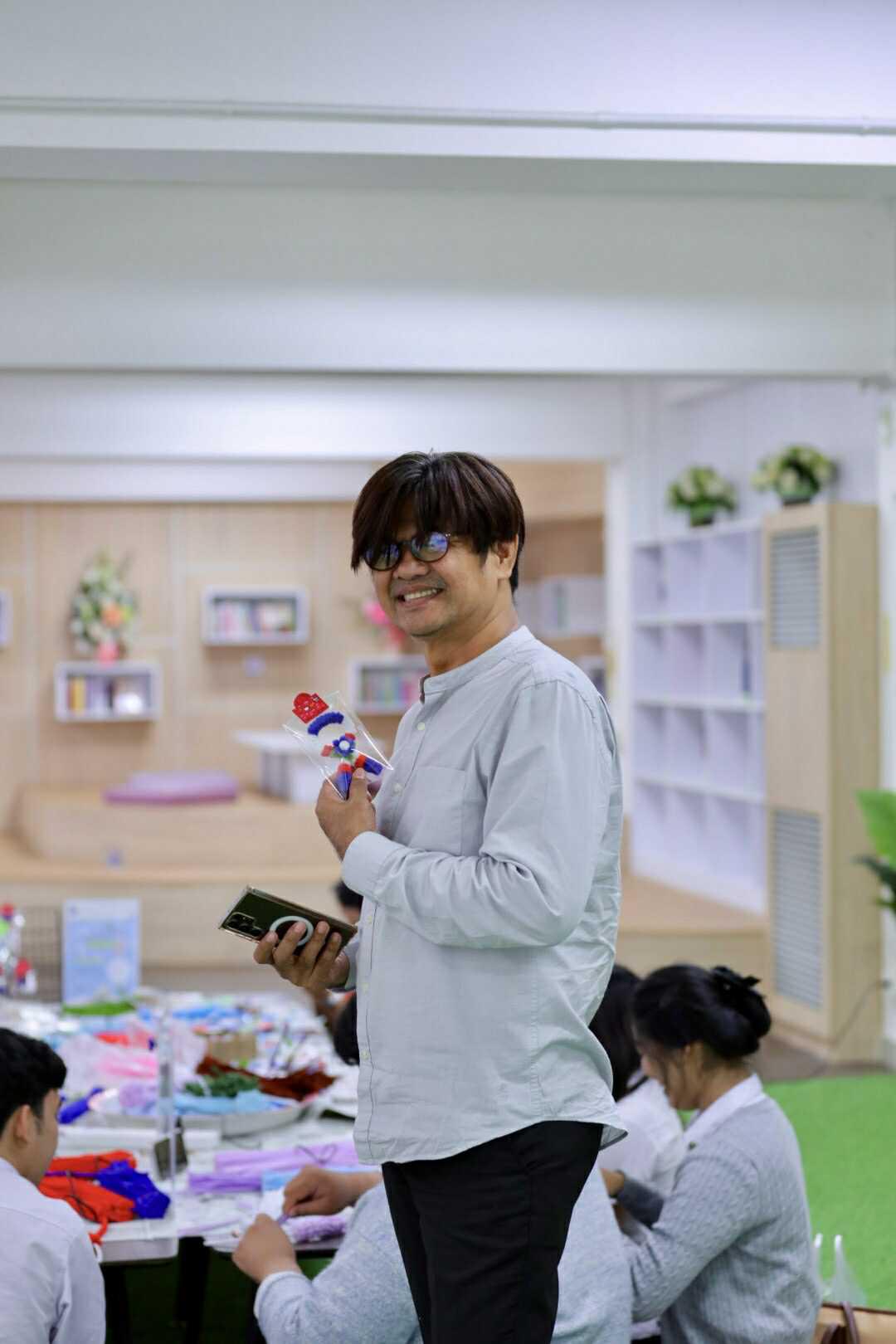 66. กิจกรรม DIY ประดิษฐ์พวงมาลัยดอกมะลิจากลวดกำมะหยี่เนื่องในวันแม่แห่งชาติ