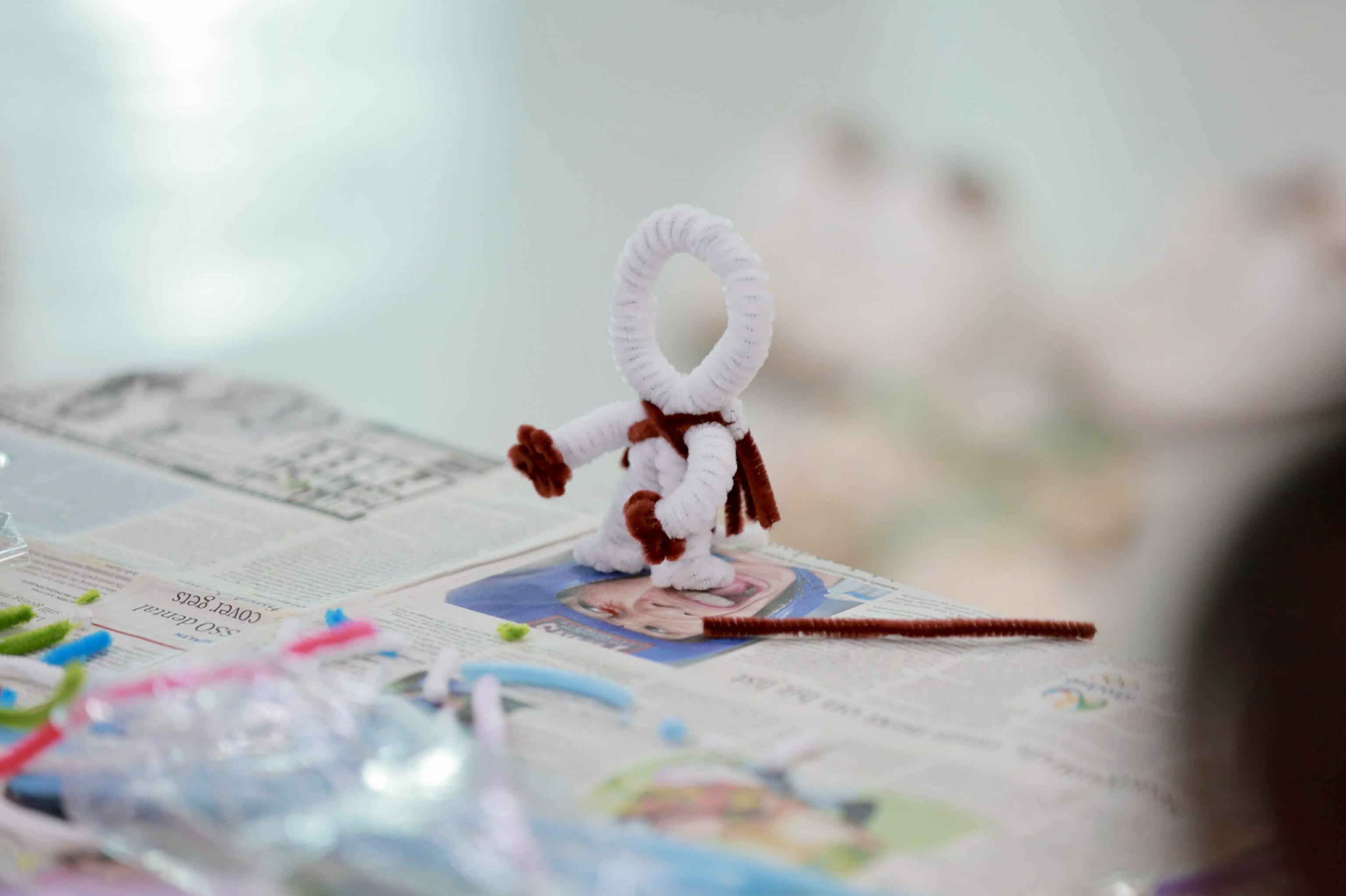 112. กิจกรรม DIY ประดิษฐ์พวงมาลัยดอกมะลิจากลวดกำมะหยี่เนื่องในวันแม่แห่งชาติ