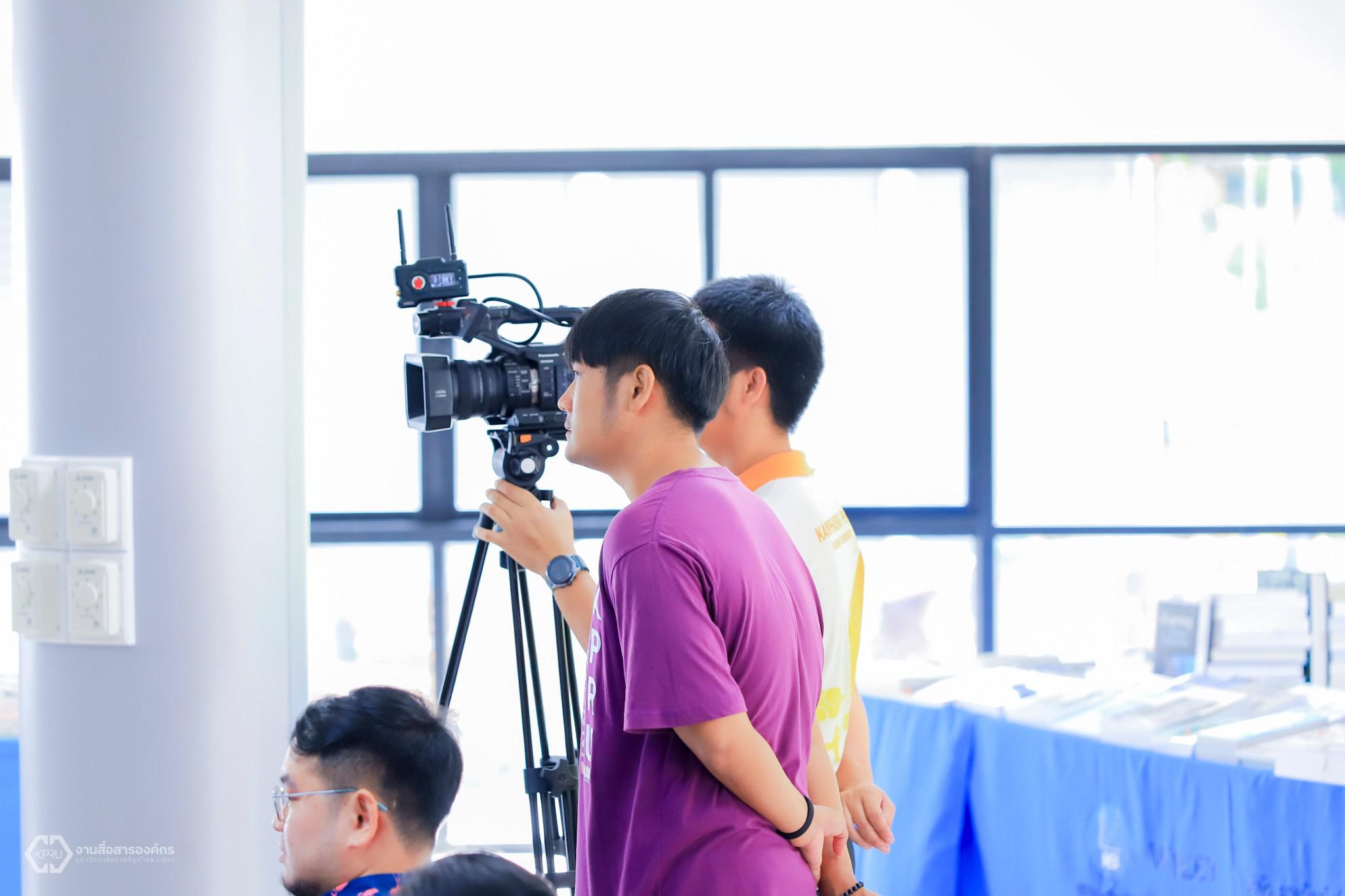 191. นิทรรศการวิชาการ สำนักวิทยบริการและเทคโนโลยีสารสนเทศ มหาวิทยาลัยราชภัฏกำแพงเพชร ภายใต้หัวข้อ “การเรียนรู้ไม่หยุดยั้งกับระบบคลังหน่วยกิตด้วย KPRU MOOC” ประจำปี 2568