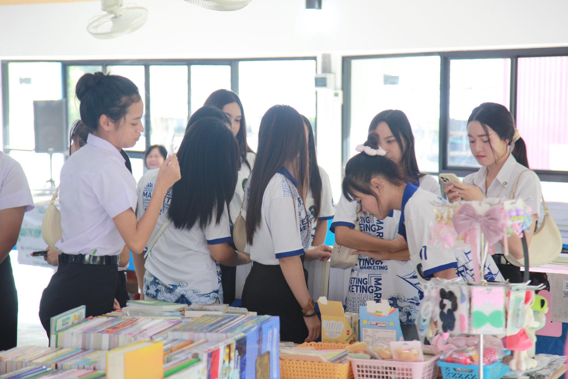 3. นิทรรศการวิชาการสำนักวิทยบริการและเทคโนโลยีสารสนเทศ มหาวิทยาลัยราชภัฏกำแพงเพชร ภายใต้หัวข้อ &ldquo;การเรียนรู้ไม่หยุดยั้งกับระบบคลังหน่วยกิตด้วย KPRU MOOC&rdquo; ระหว่างวันที่ 19-20 สิงหาคม 2568