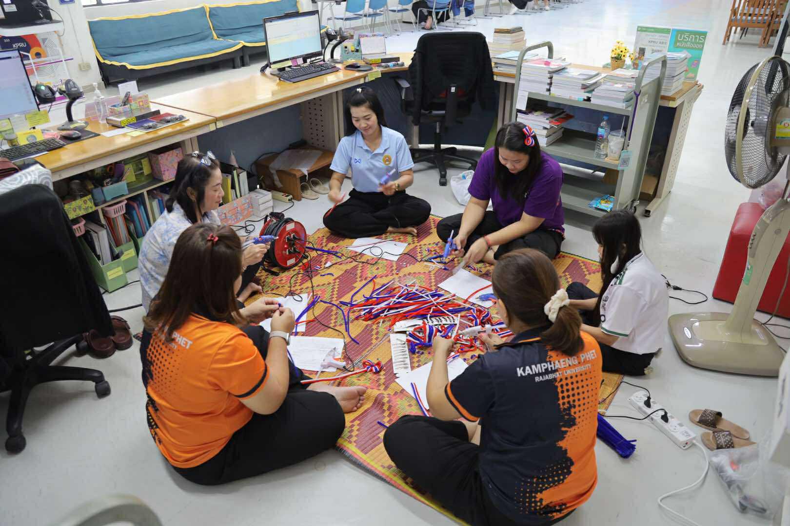 3. บุคลากรสำนักวิทยบริการและเทคโนโลยีสารสนเทศ เตรียมอุปกรณ์ร่วมงานกีฬามหาวิทยาลัยราชภัฏกำแพงเพชร ในวันที่ 29 กันยายน 2568