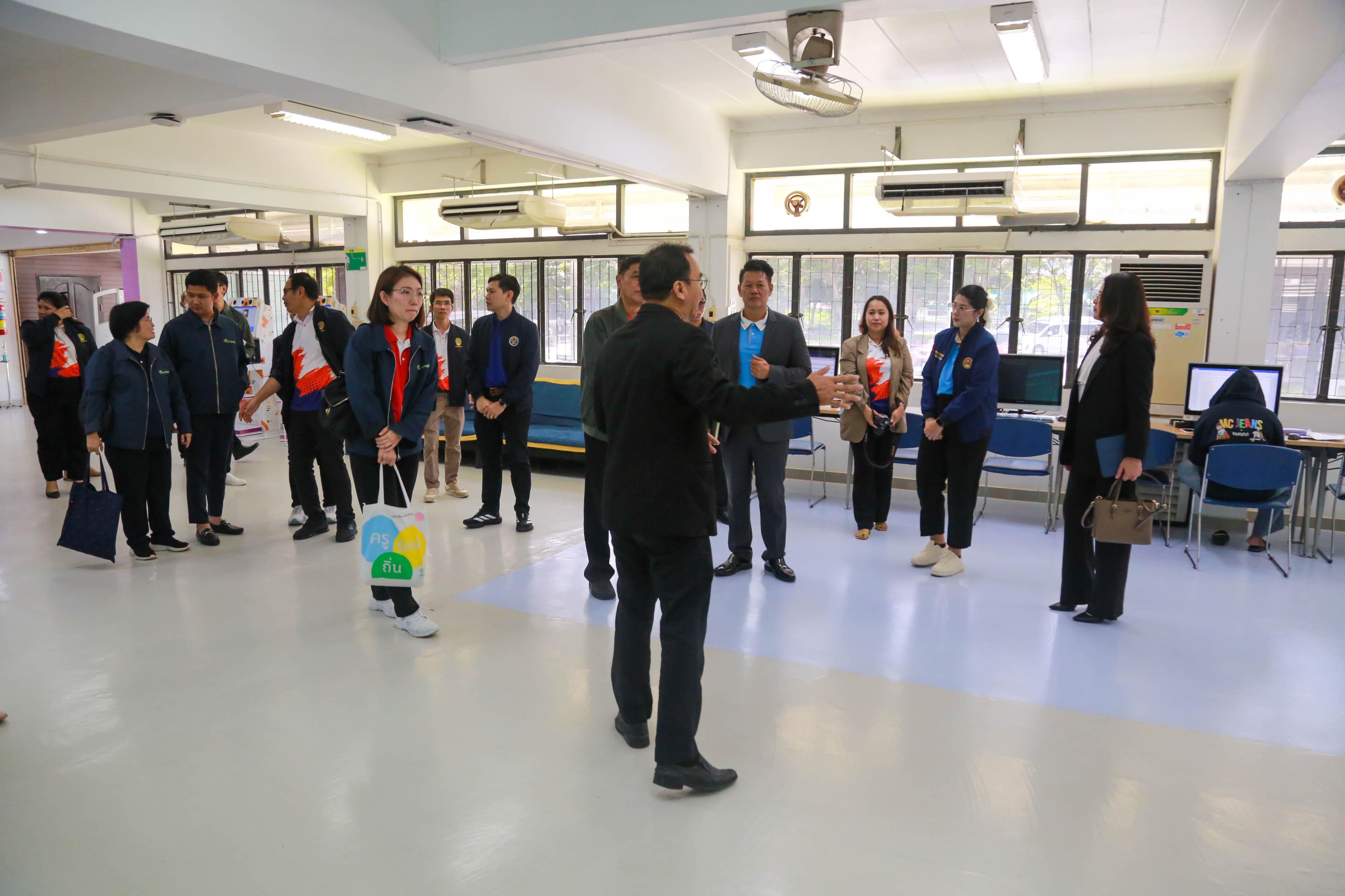 6. ต้อนรับ คณะผู้ทรงคุณวุฒิจากกองทุนเพื่อความเสมอภาคทางการศึกษา (กสศ.) ลงพื้นที่ศึกษาข้อมูลเชิงลึกในพื้นที่สถาบันผลิตและพัฒนาครู เพื่อคัดเลือกร่วมโครงการครูรัก(ษ์)ถิ่น รุ่นที่ 6 ปีการศึกษา 2569