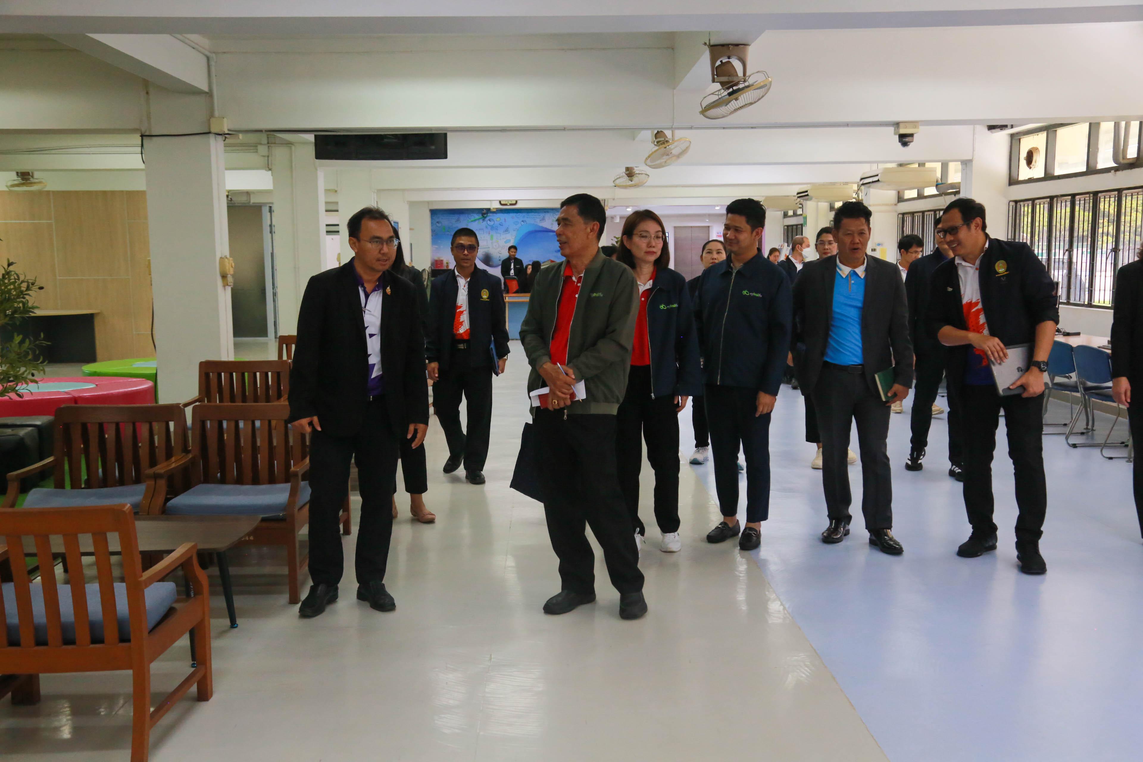 10. ต้อนรับ คณะผู้ทรงคุณวุฒิจากกองทุนเพื่อความเสมอภาคทางการศึกษา (กสศ.) ลงพื้นที่ศึกษาข้อมูลเชิงลึกในพื้นที่สถาบันผลิตและพัฒนาครู เพื่อคัดเลือกร่วมโครงการครูรัก(ษ์)ถิ่น รุ่นที่ 6 ปีการศึกษา 2569