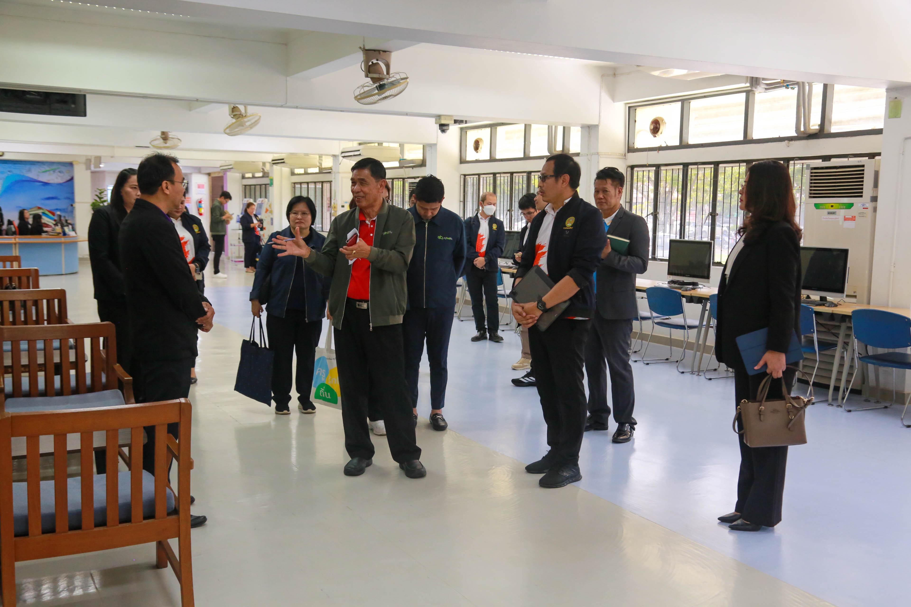 13. ต้อนรับ คณะผู้ทรงคุณวุฒิจากกองทุนเพื่อความเสมอภาคทางการศึกษา (กสศ.) ลงพื้นที่ศึกษาข้อมูลเชิงลึกในพื้นที่สถาบันผลิตและพัฒนาครู เพื่อคัดเลือกร่วมโครงการครูรัก(ษ์)ถิ่น รุ่นที่ 6 ปีการศึกษา 2569