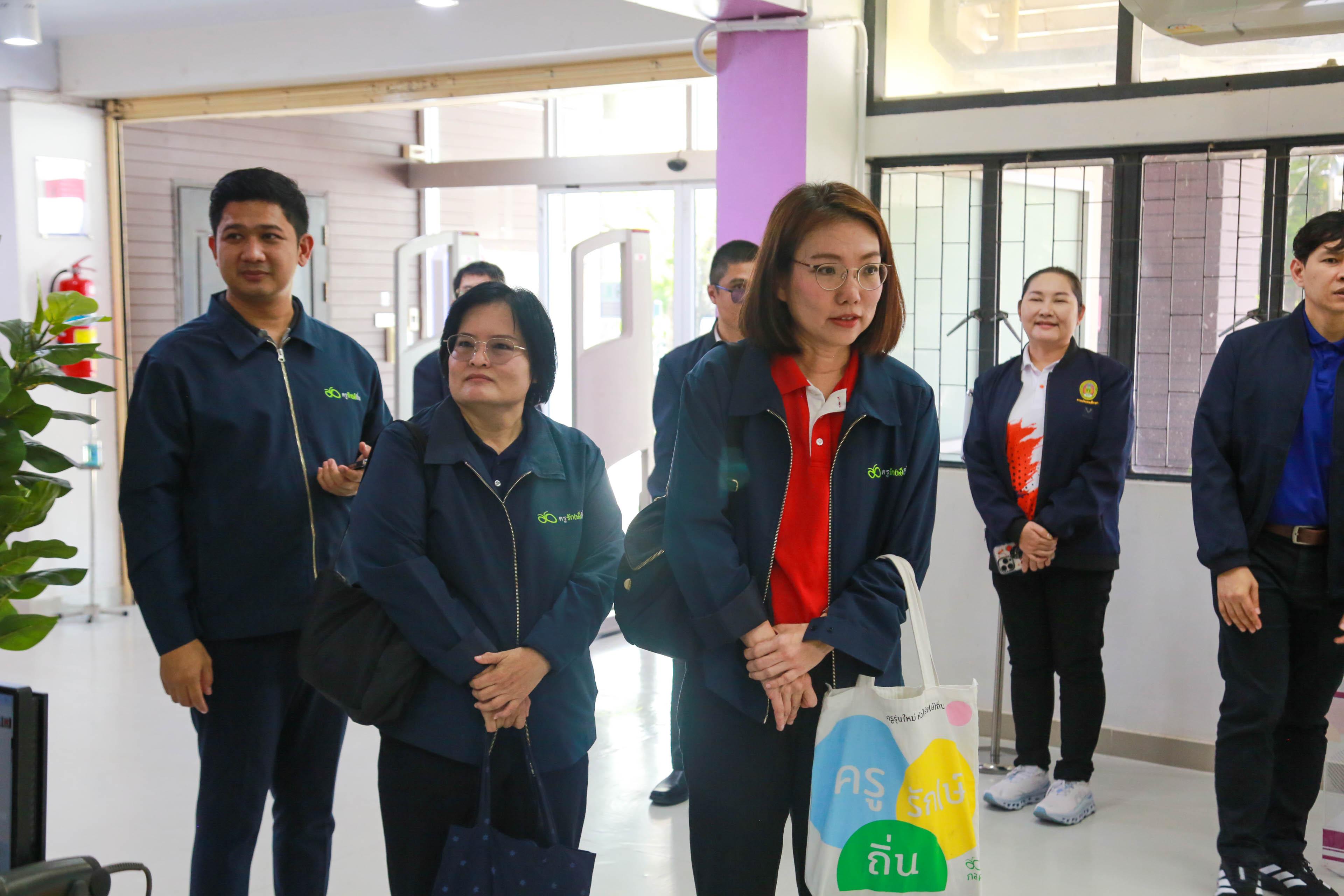 3. ต้อนรับ คณะผู้ทรงคุณวุฒิจากกองทุนเพื่อความเสมอภาคทางการศึกษา (กสศ.) ลงพื้นที่ศึกษาข้อมูลเชิงลึกในพื้นที่สถาบันผลิตและพัฒนาครู เพื่อคัดเลือกร่วมโครงการครูรัก(ษ์)ถิ่น รุ่นที่ 6 ปีการศึกษา 2569