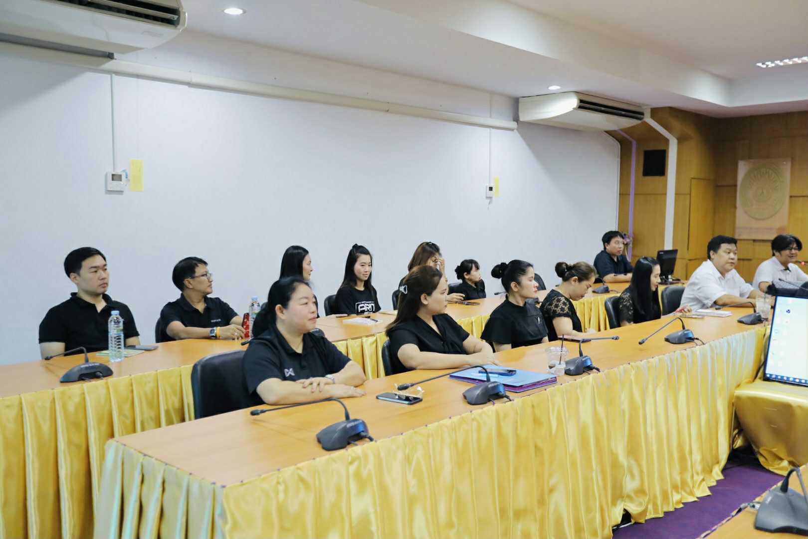 1. การประชุมบุคลากรสำนักวิทยบริการและเทคโนโลยีสารสนเทศ โดยผู้ช่วยศาสตราจารย์ ดร.ชญาดา  กลิ่นจันทร์