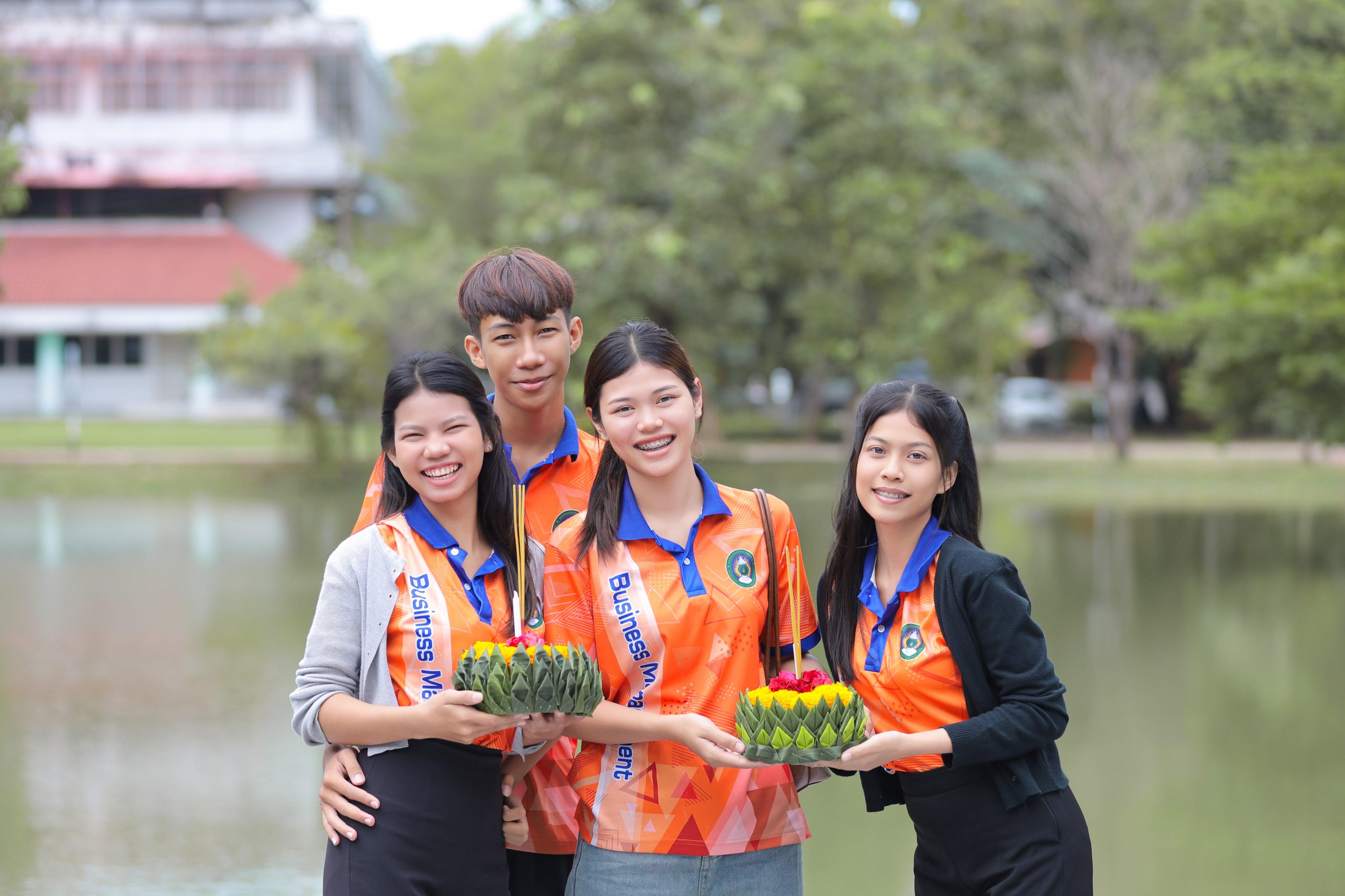 5. กิจกรรมประดิษฐ์กระทงจากวัสดุธรรมชาติ ระหว่างวันที่ 4-5 พฤศจิกายน 2568