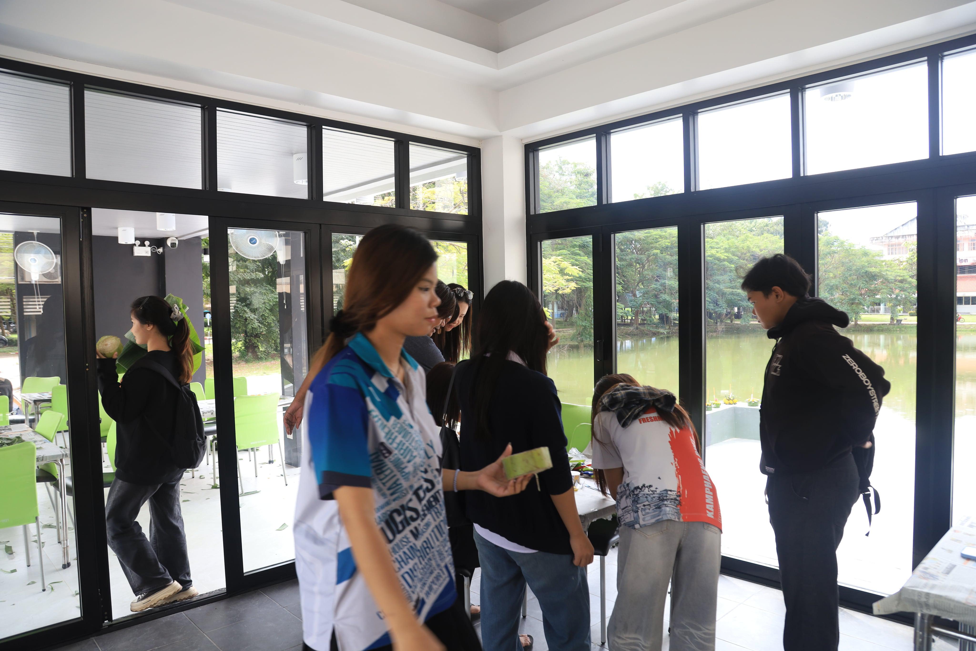 8. กิจกรรมประดิษฐ์กระทงจากวัสดุธรรมชาติ ระหว่างวันที่ 4-5 พฤศจิกายน 2568