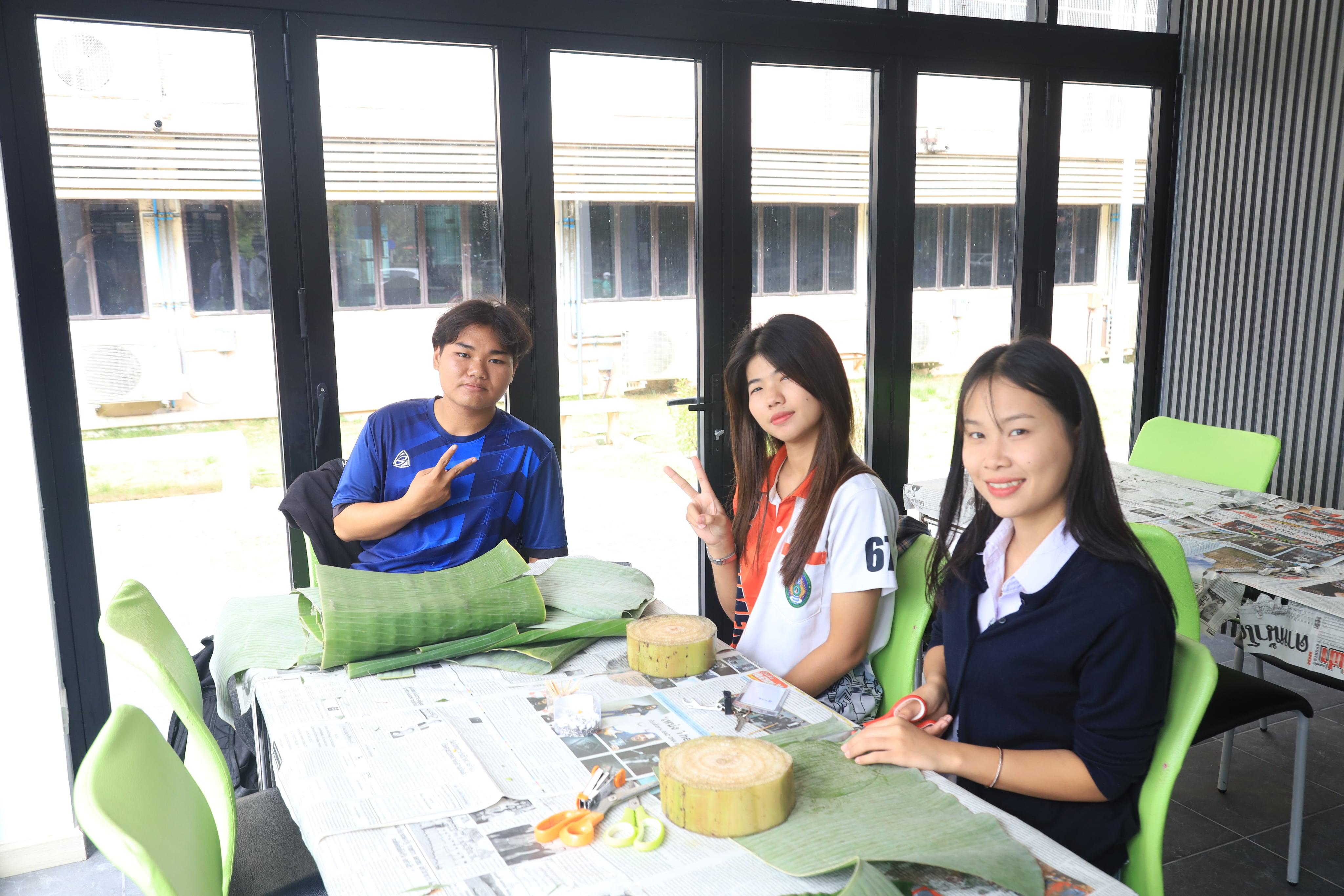 86. กิจกรรมประดิษฐ์กระทงจากวัสดุธรรมชาติ ระหว่างวันที่ 4-5 พฤศจิกายน 2568