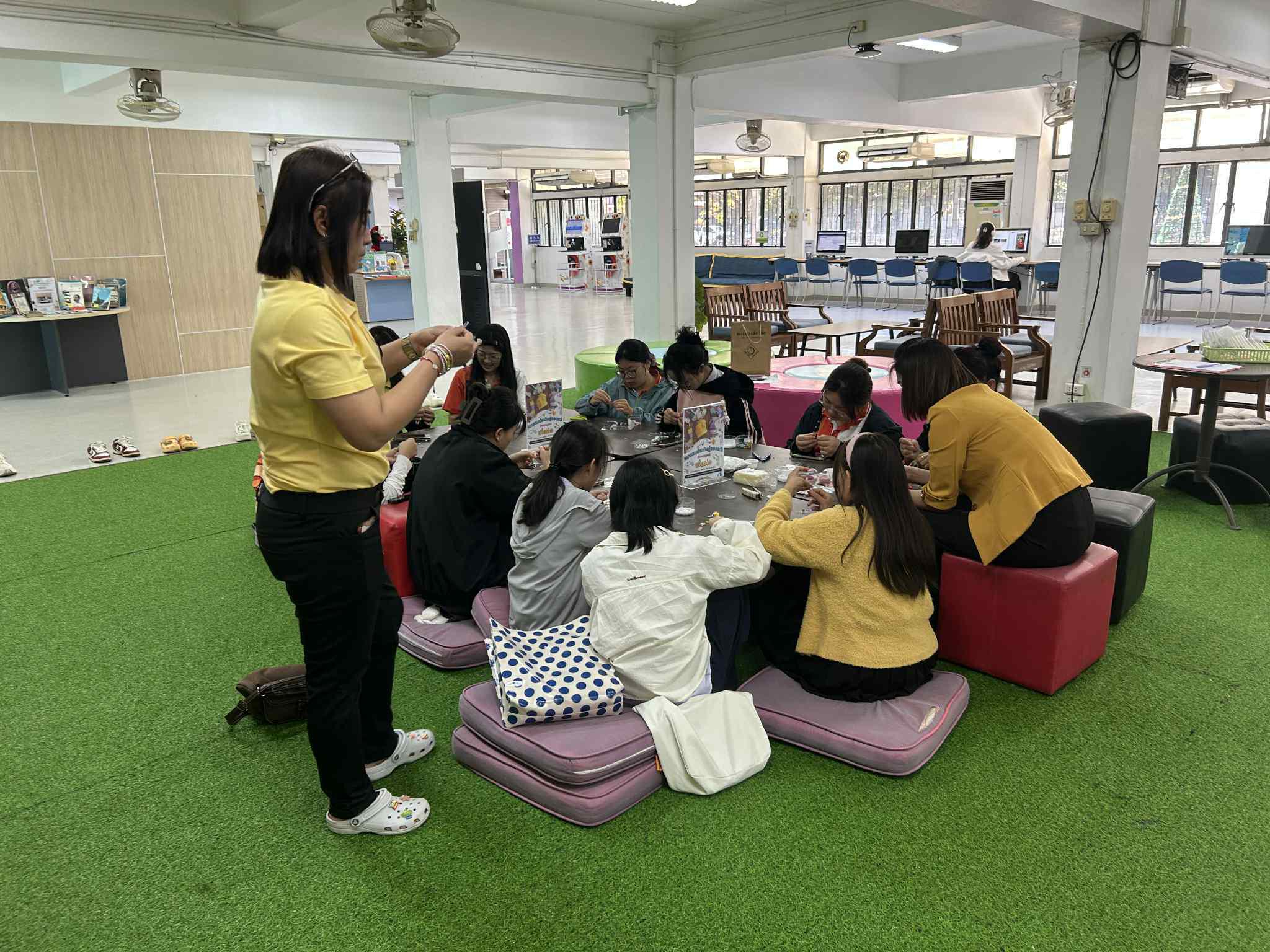 3. กิจกรรมประดิษฐ์ของขวัญ (พวงกุญแจ) เพื่อพ่อ