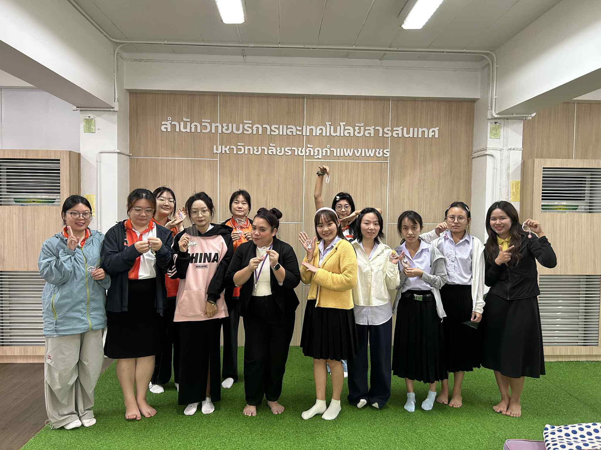 4. กิจกรรมประดิษฐ์ของขวัญ (พวงกุญแจ) เพื่อพ่อ