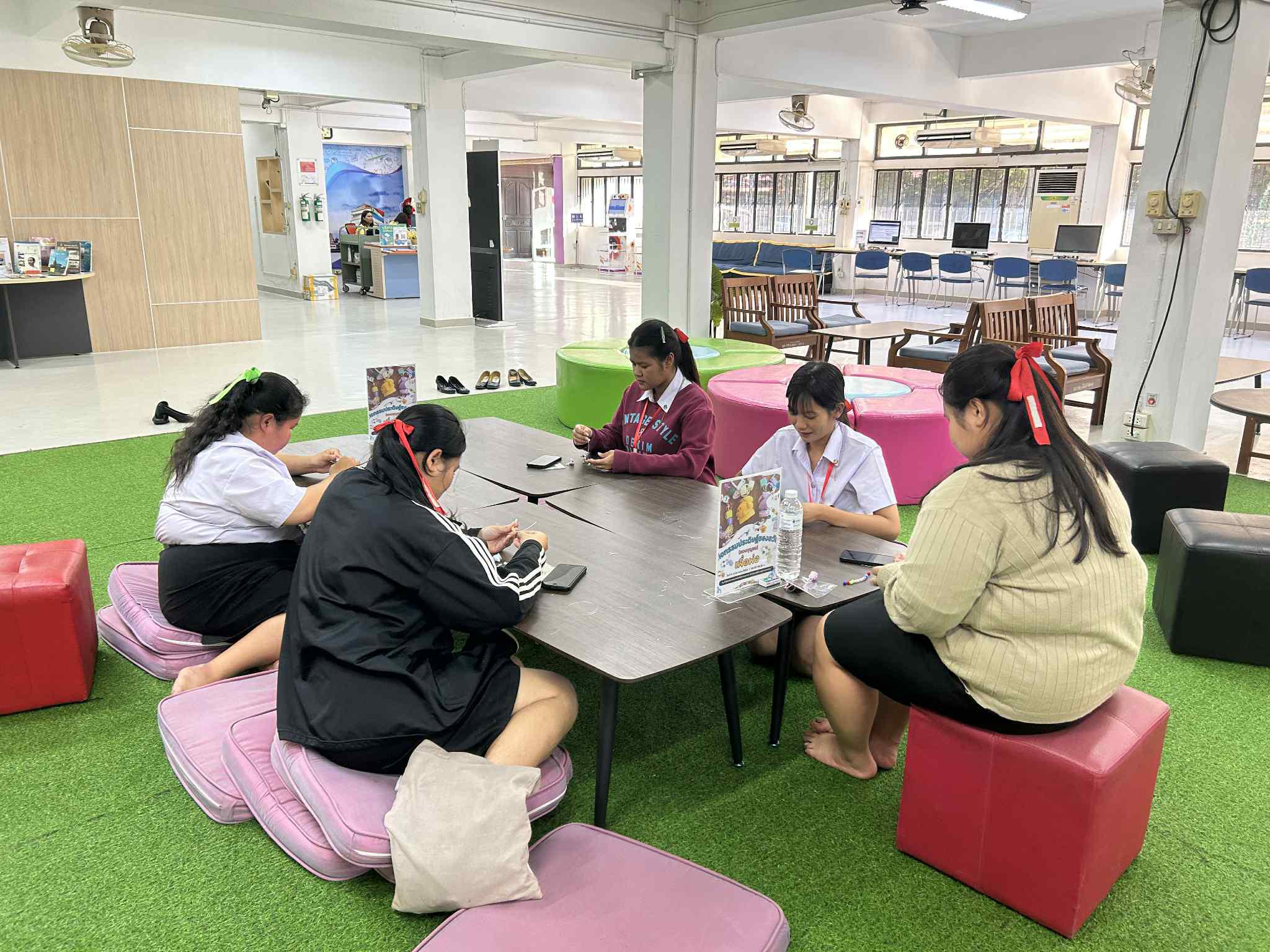 7. กิจกรรมประดิษฐ์ของขวัญ (พวงกุญแจ) เพื่อพ่อ