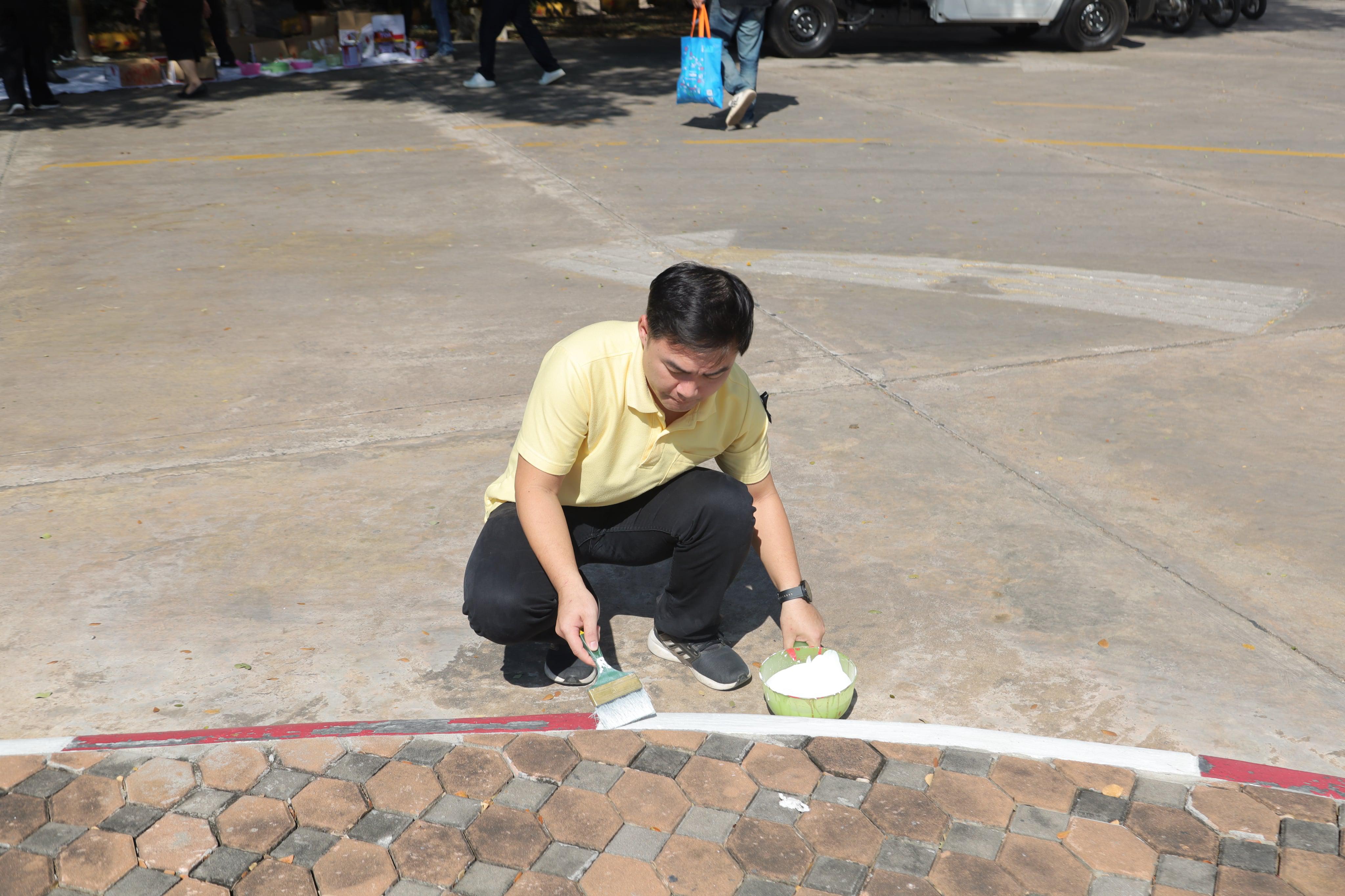 17. พิธีน้อมรำลึกในพระมหากรุณาธิคุณเนื่องในวันพระบรมราชสมภพพระบาทสมเด็จพระบรมชนกาธิเบศร มหาภูมิพลอดุลยเดชมหาราช บรมนาถบพิตร วันชาติ และวันพ่อแห่งชาติ ประจำปี 2568