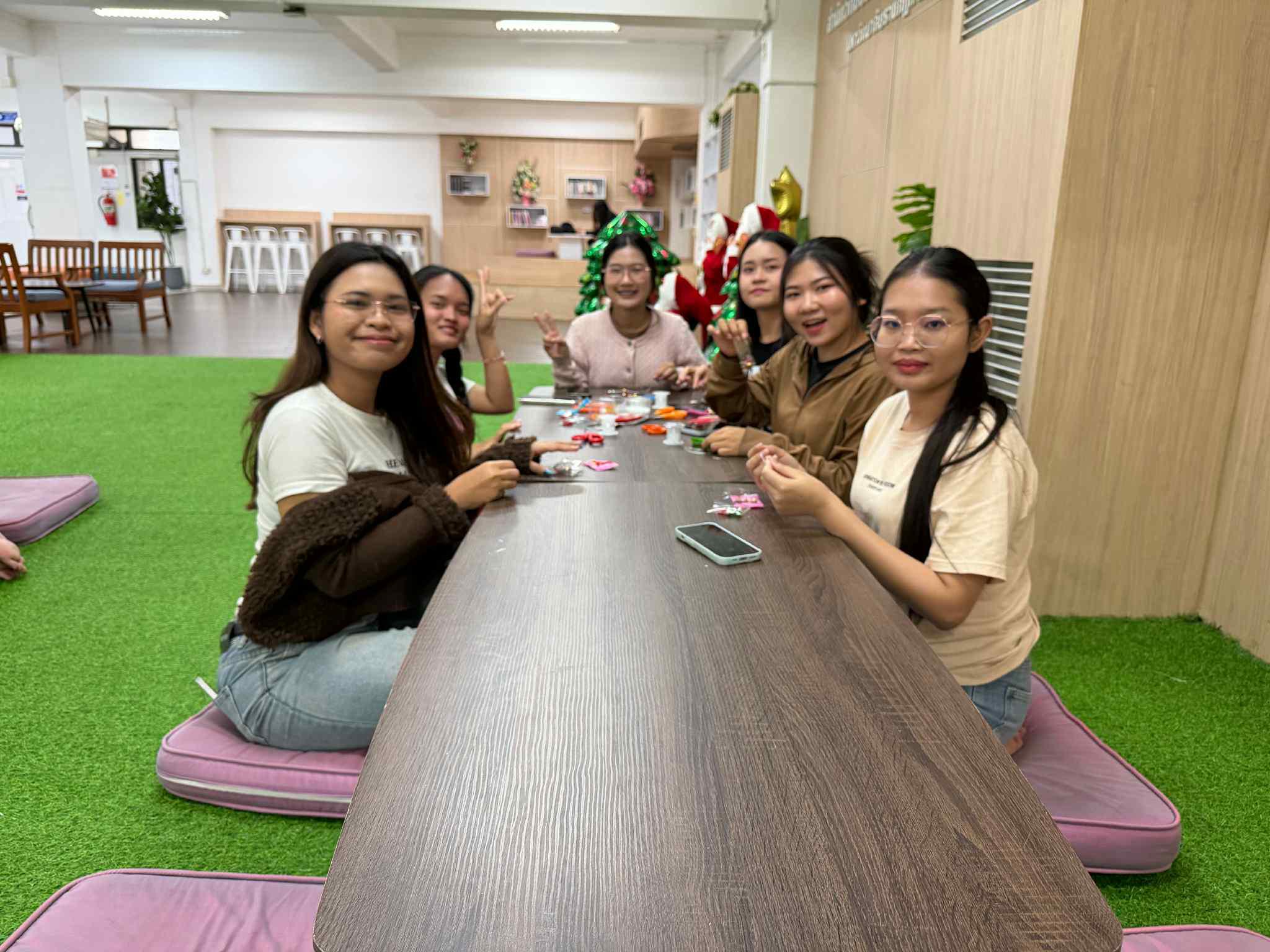 9. สำนักวิทยบริการและเทคโนโลยีสารสนเทศ เชิญชวนร่วมประดิษฐ์พวงกุญแจวันคริสต์มาส