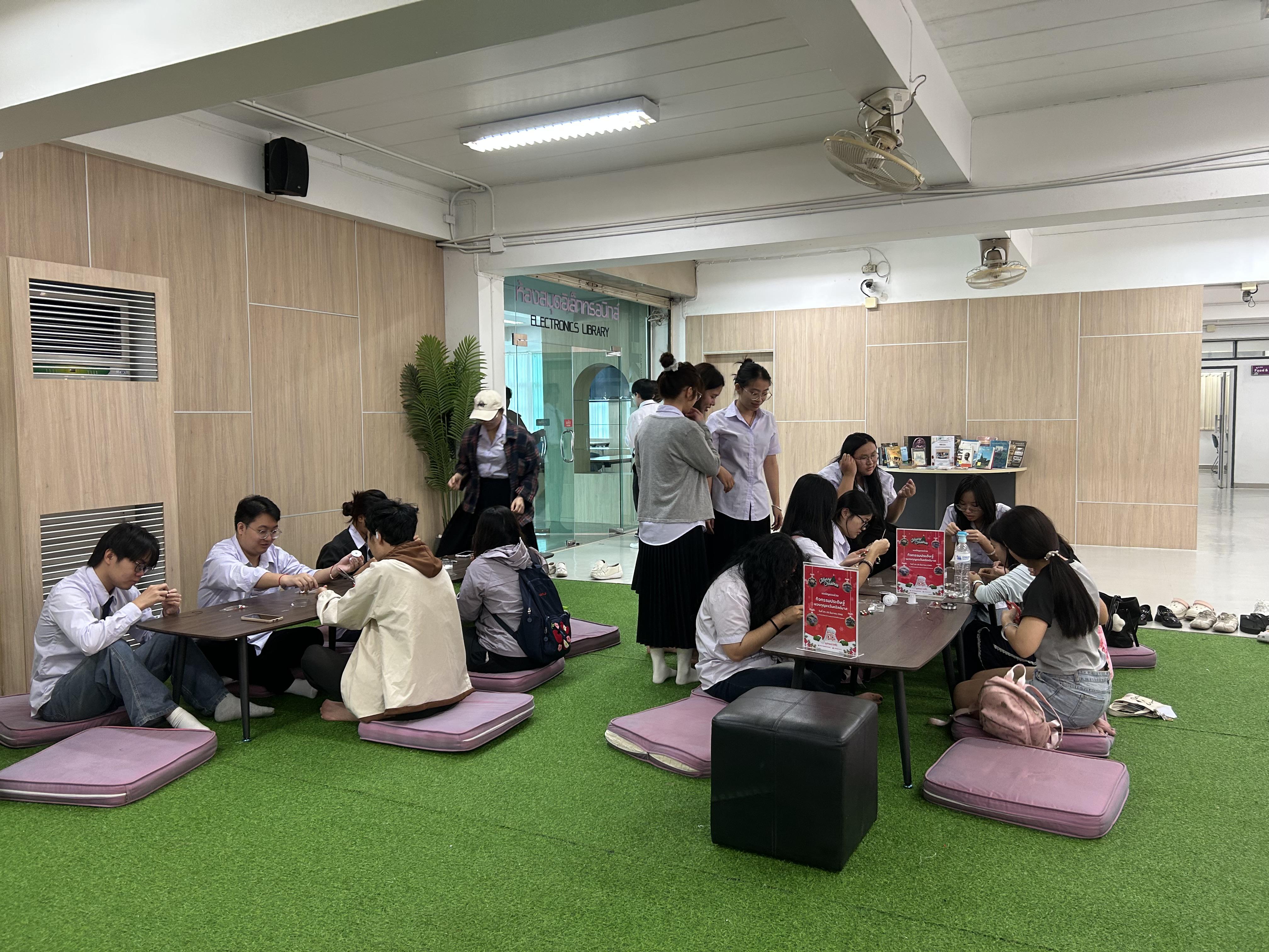 41. สำนักวิทยบริการและเทคโนโลยีสารสนเทศ เชิญชวนร่วมประดิษฐ์พวงกุญแจวันคริสต์มาส